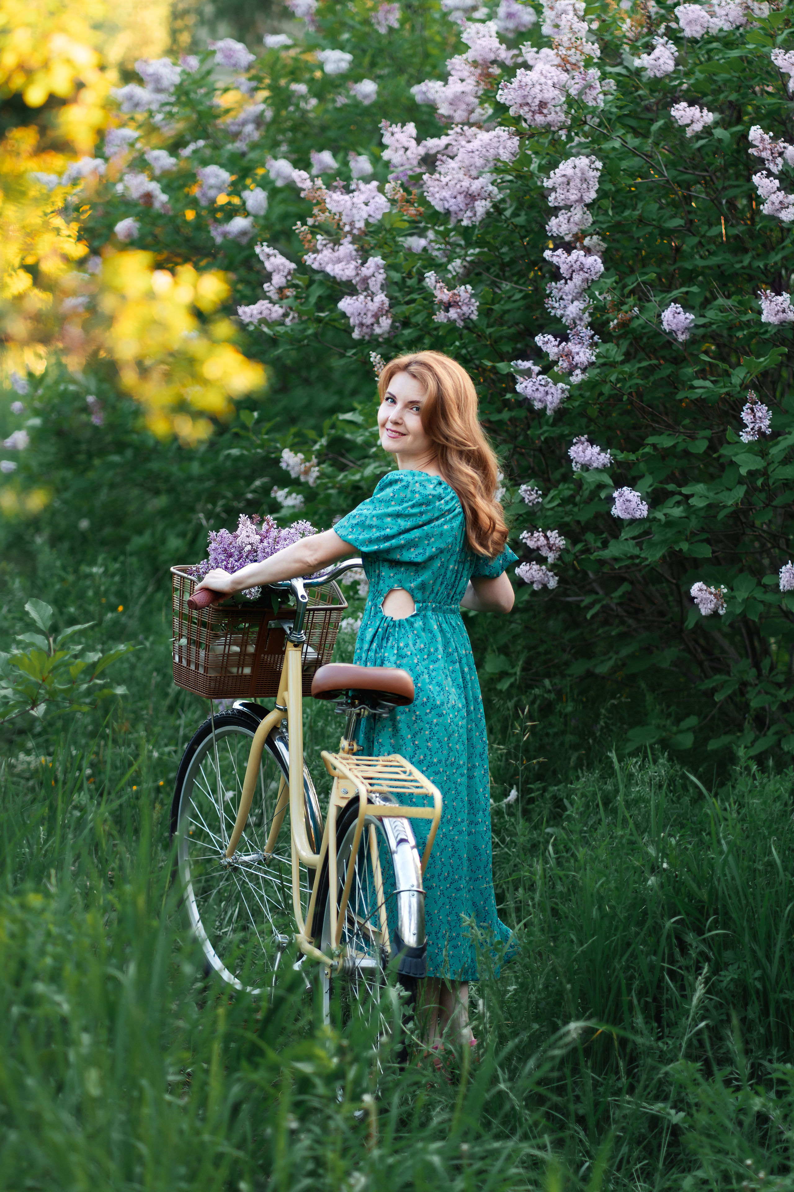 Фотосессия с велосипедом и сиренью. Анастасия Подольская: фотограф из Иркутска