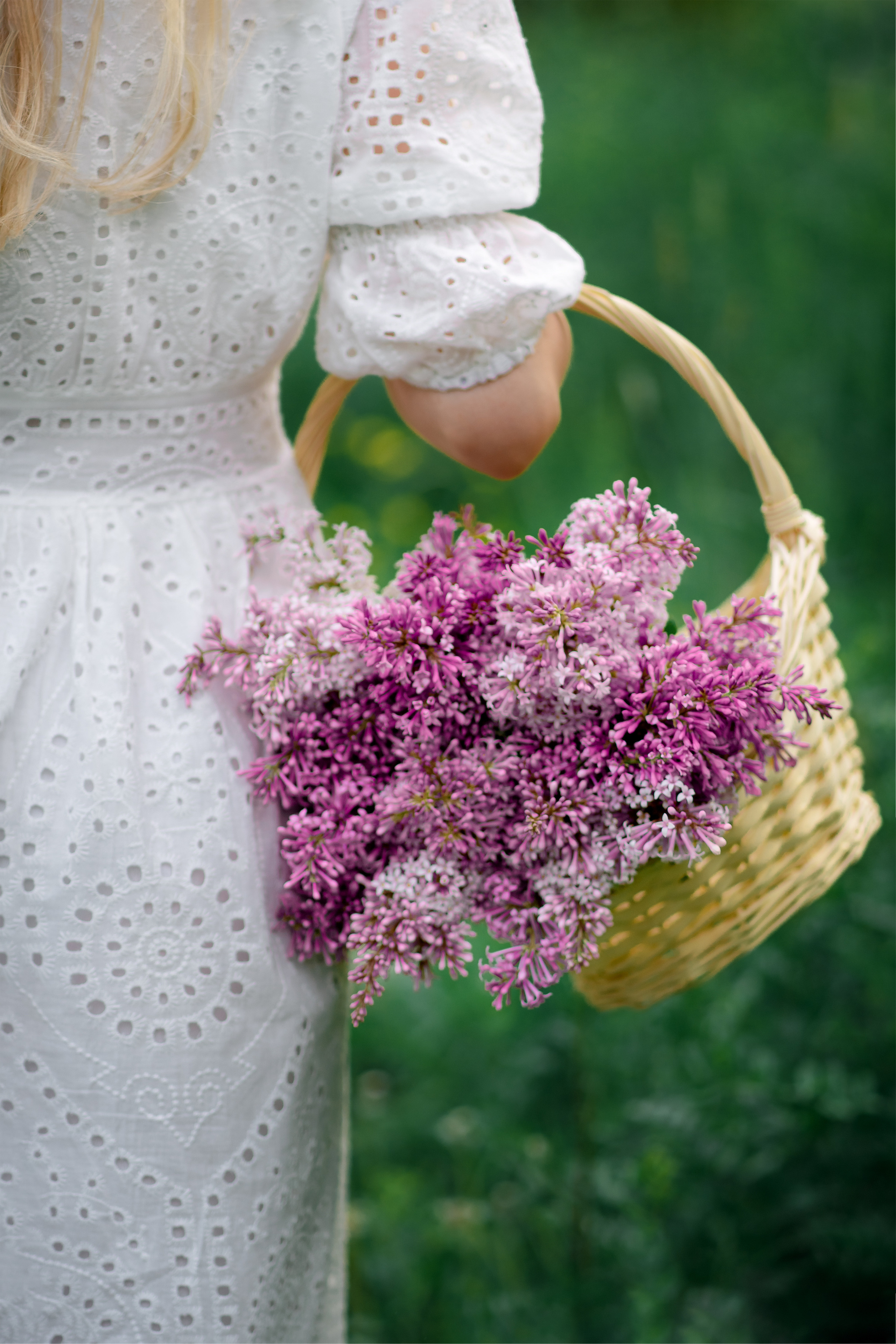 Женский портрет в цветущей сирени. Анастасия Подольская: фотограф из Иркутска
