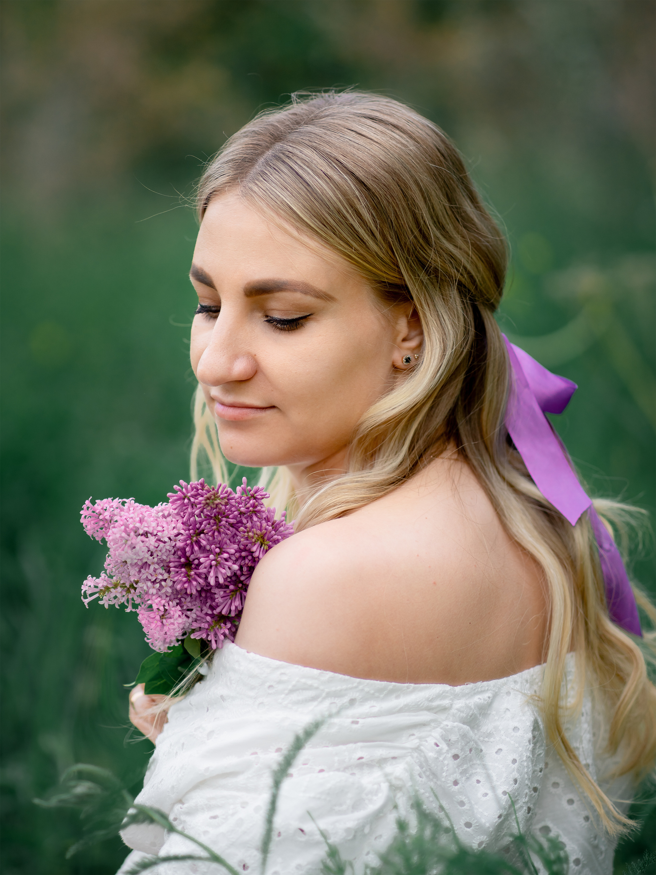 Женский портрет в цветущей сирени. Анастасия Подольская: фотограф из Иркутска