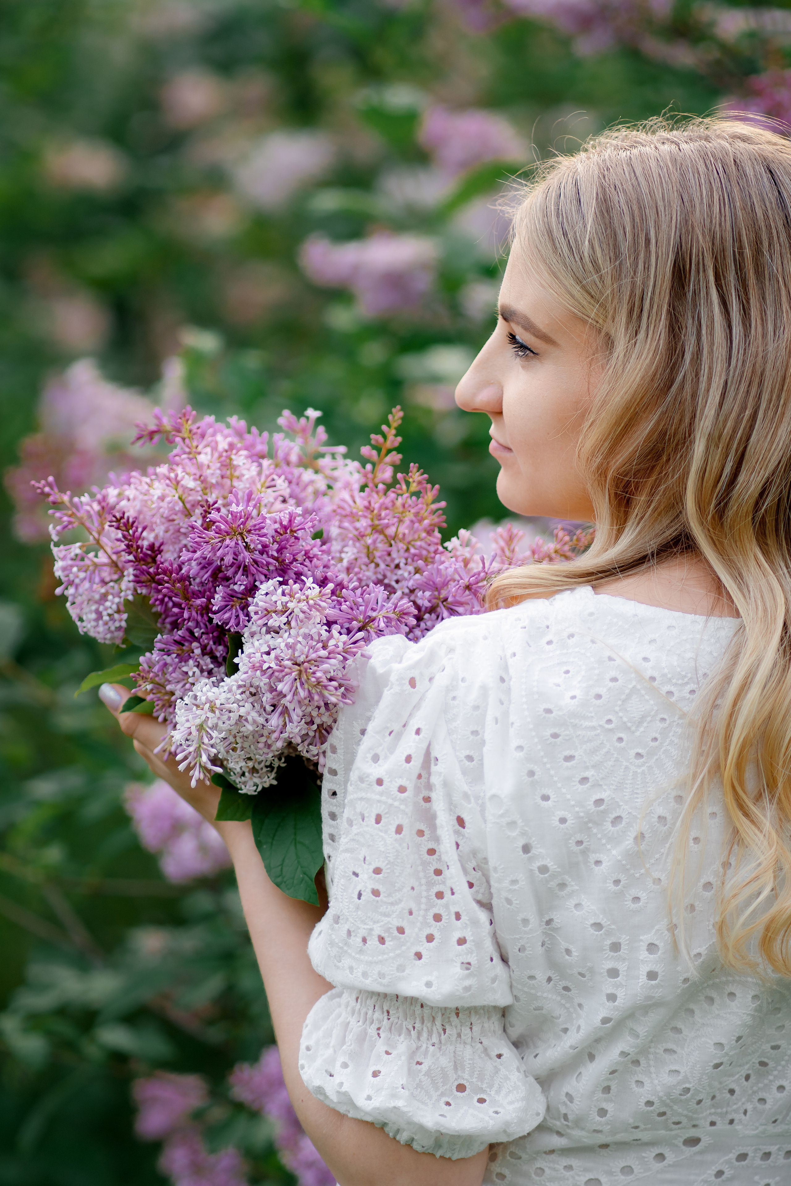 Женский портрет в цветущей сирени. Анастасия Подольская: фотограф из Иркутска