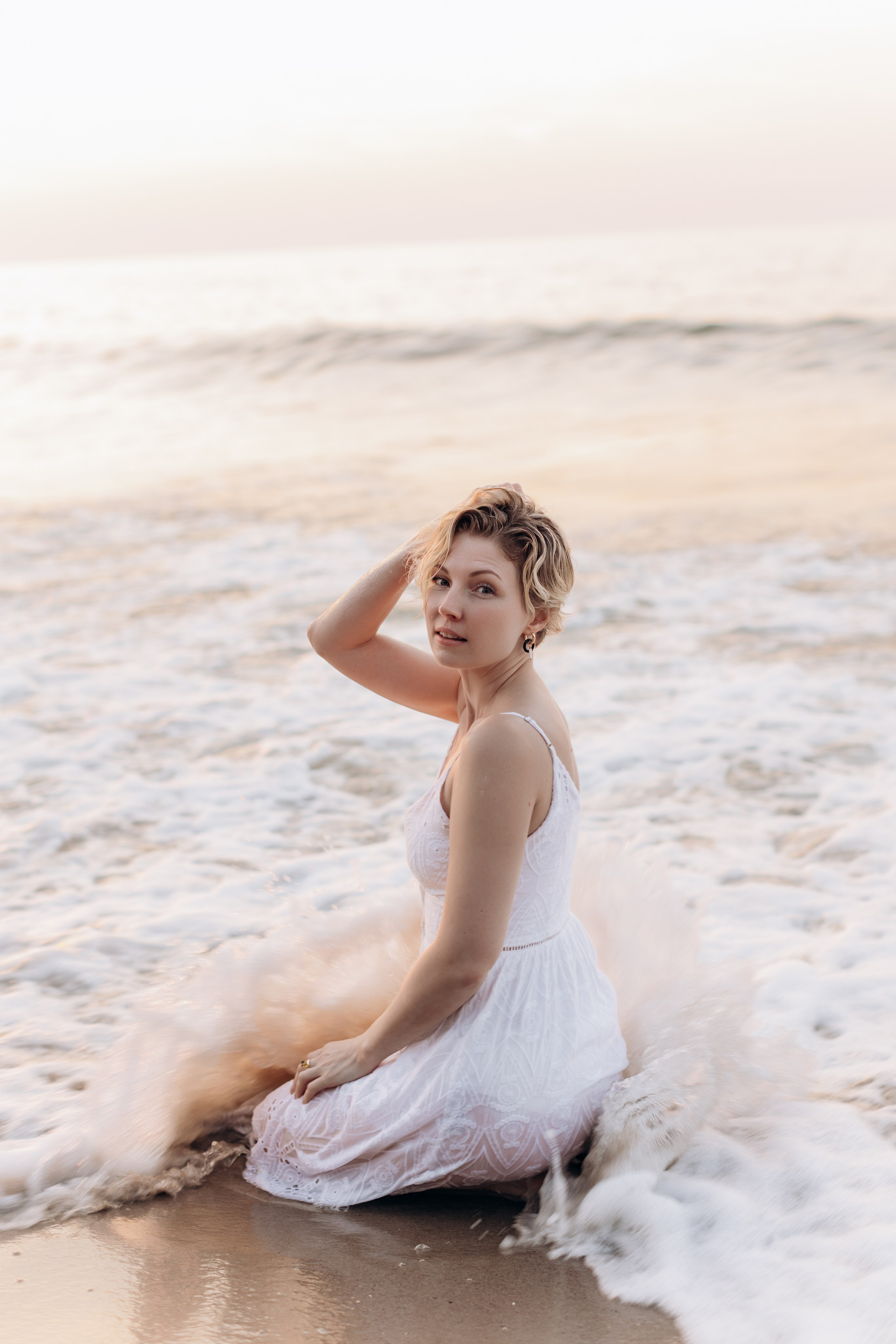 Подруги Пионеский Сосновый бор закат. Фотограф в Калининграде свадебная фотография, репортажная, фотосессии