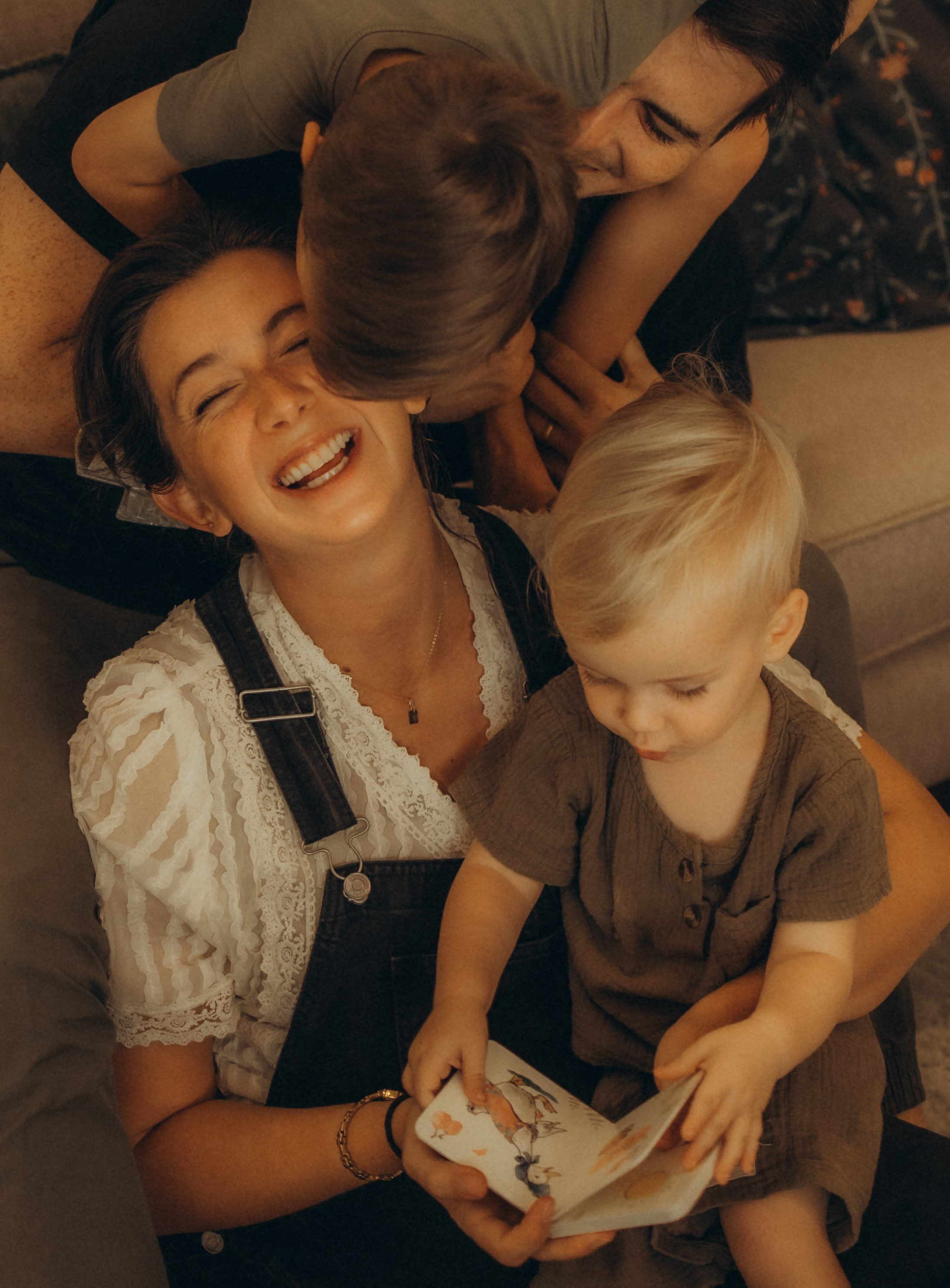 Family homestyle. Family photographer Daria Ugolkova