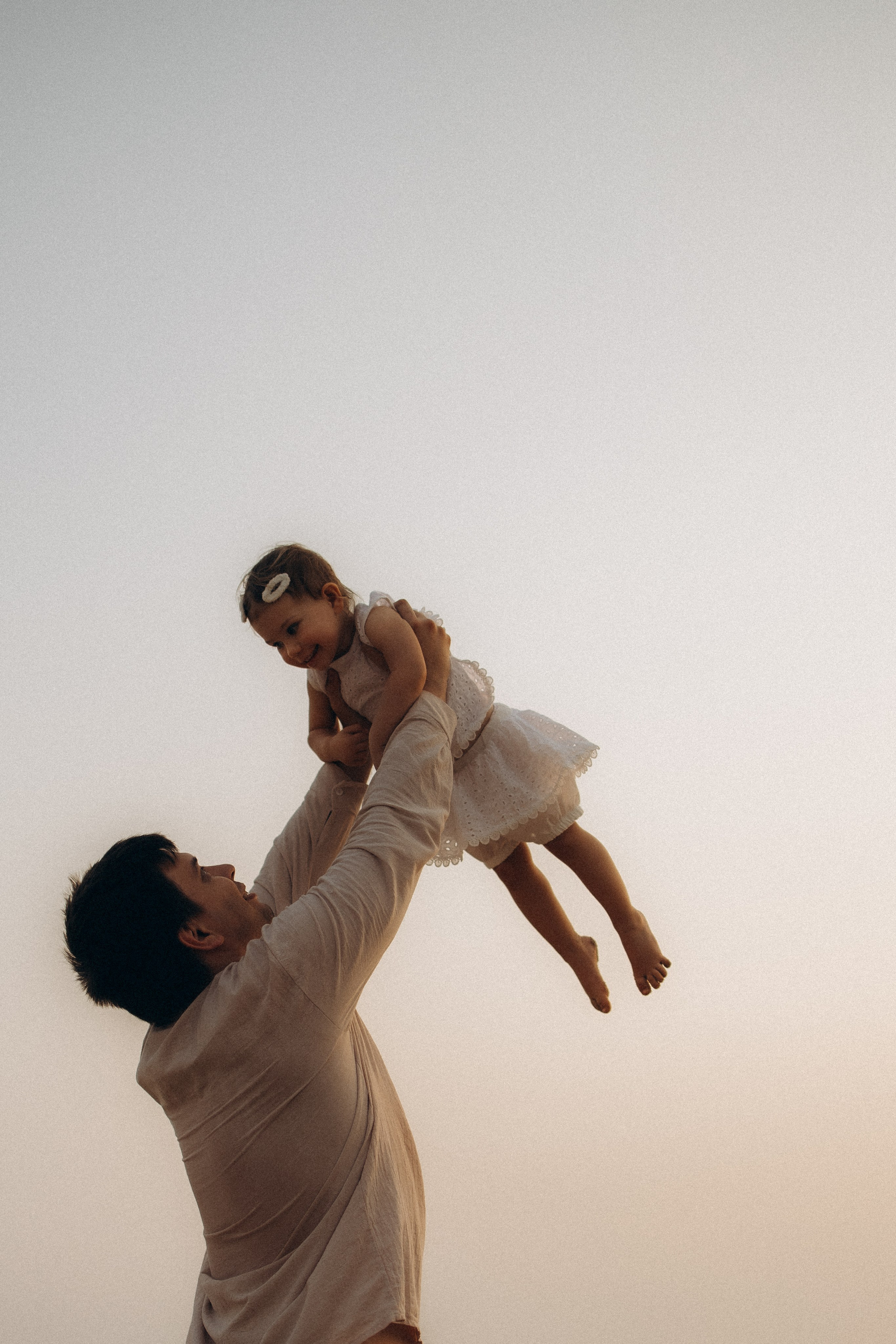 Family lifestyle outside. Family photographer Daria Ugolkova