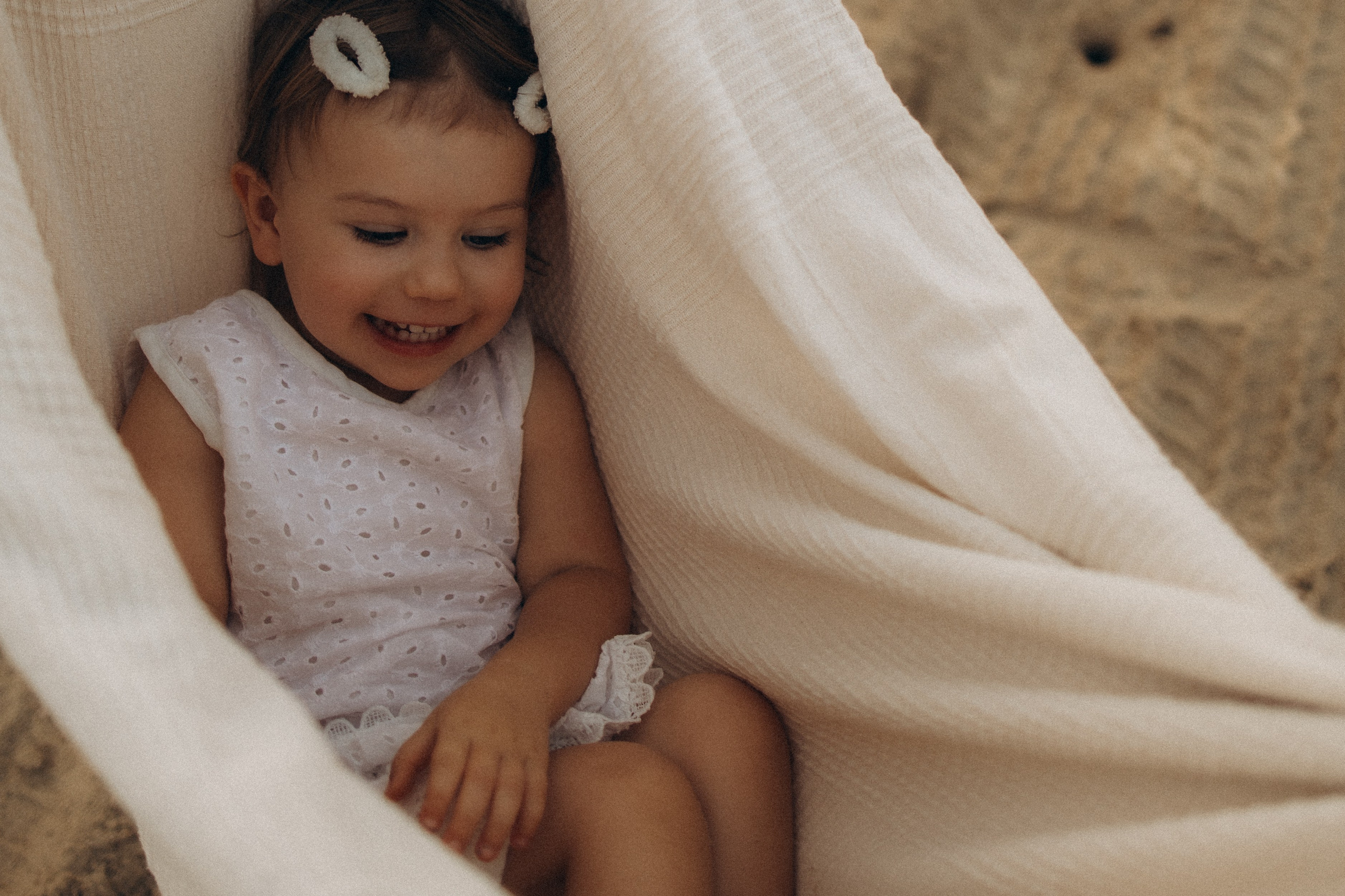 Family lifestyle outside. Family photographer Daria Ugolkova