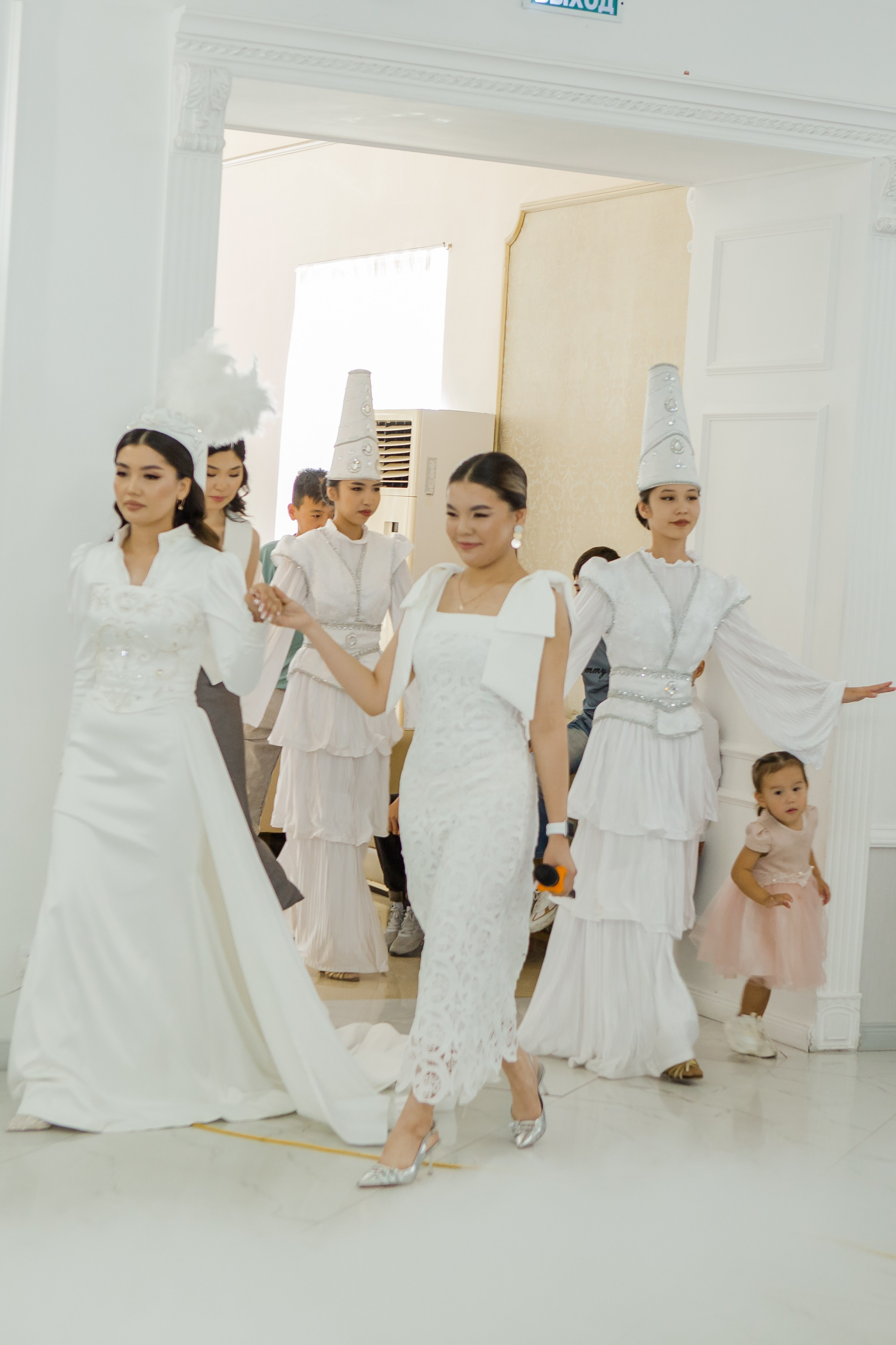 QYZ UZATU ZHADYRA. Свадебный и репортажный фотограф в Астане T.Yertay «Nomad media»