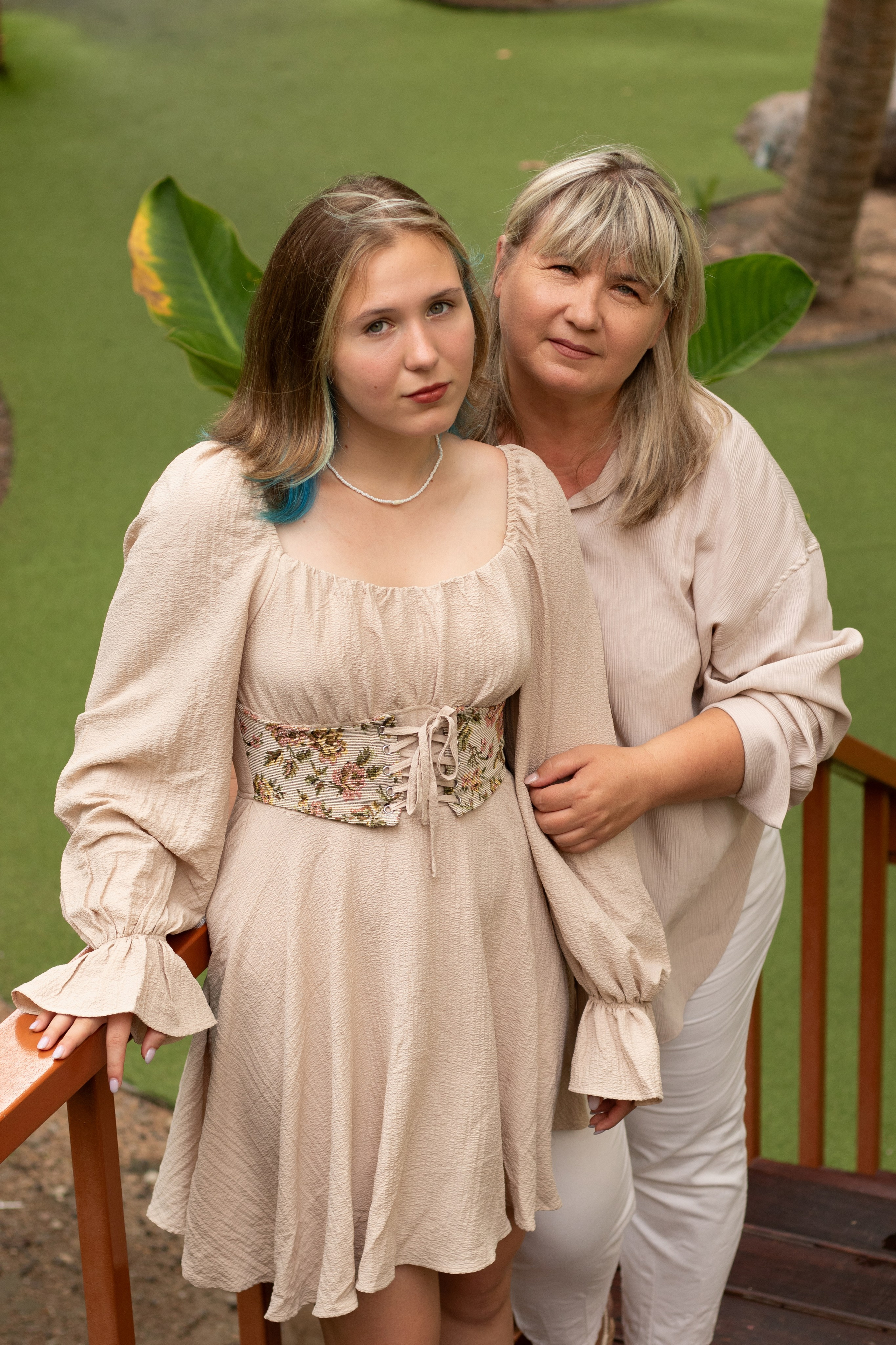 Tatiana and Varvara. Portrait photographer in Thailand