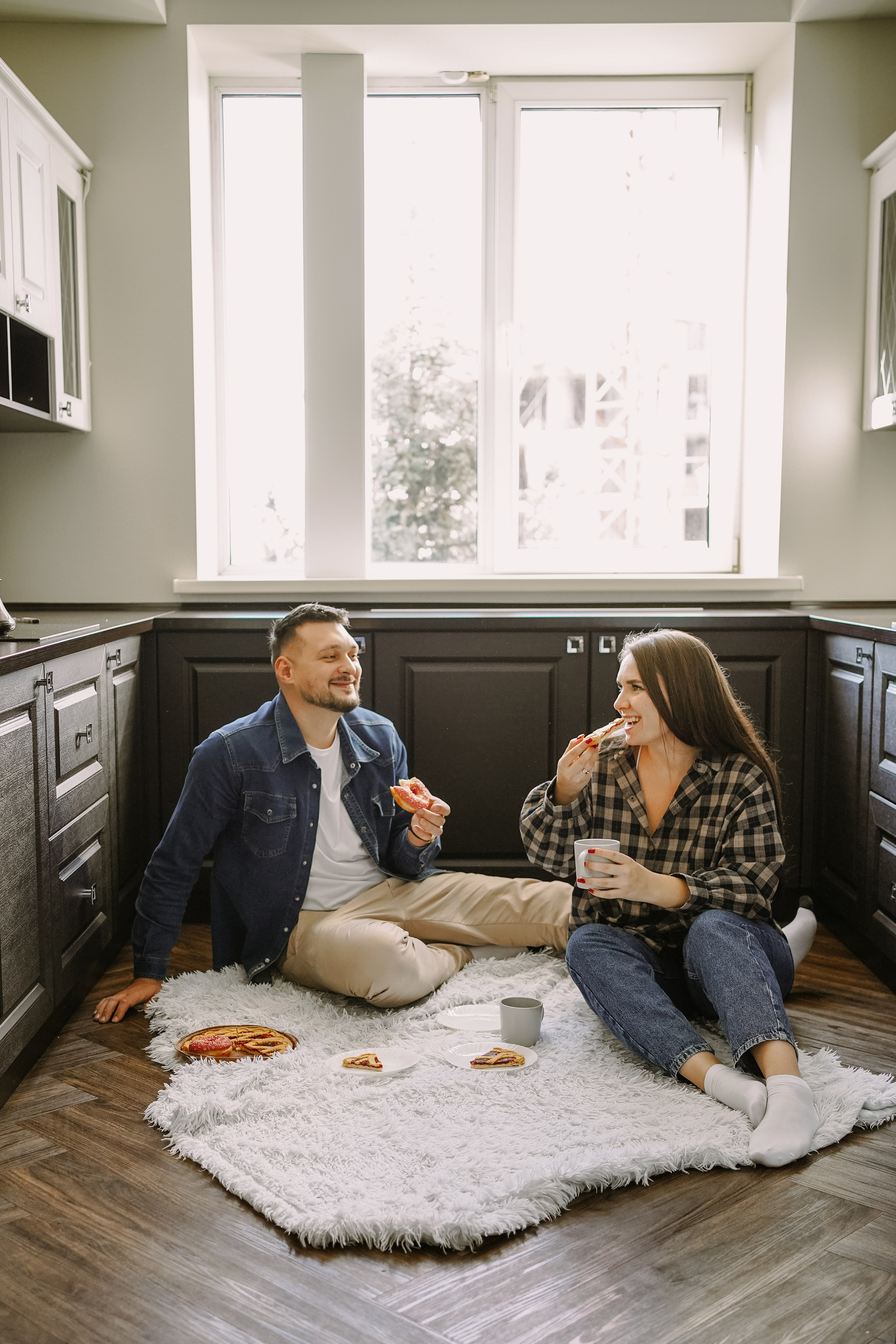 Карина, Андрей, Эмили. Главная