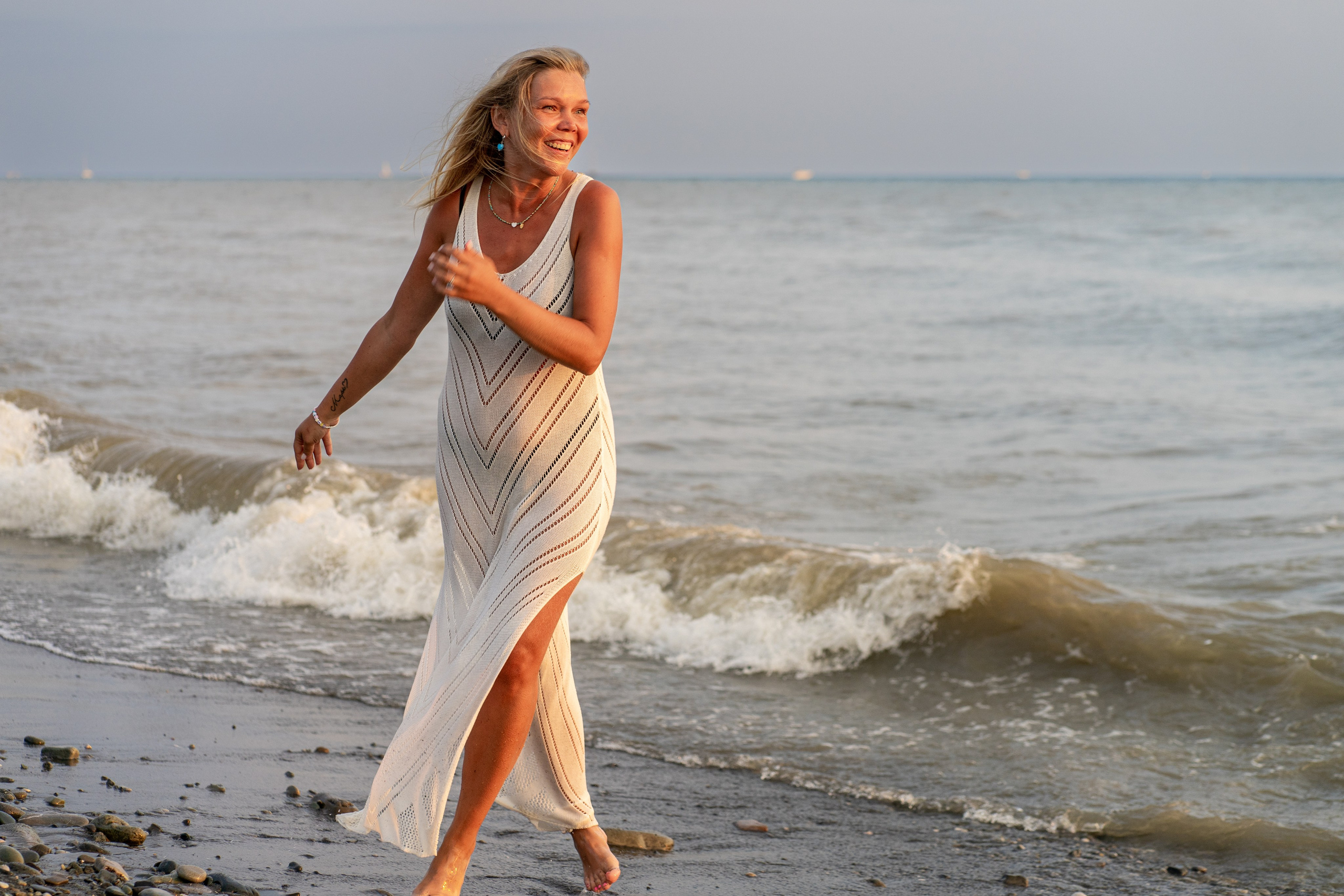 Семейная фотосессия на пляже. Фотограф в Сочи Тиунова Маргарита и Тиунов Евгений