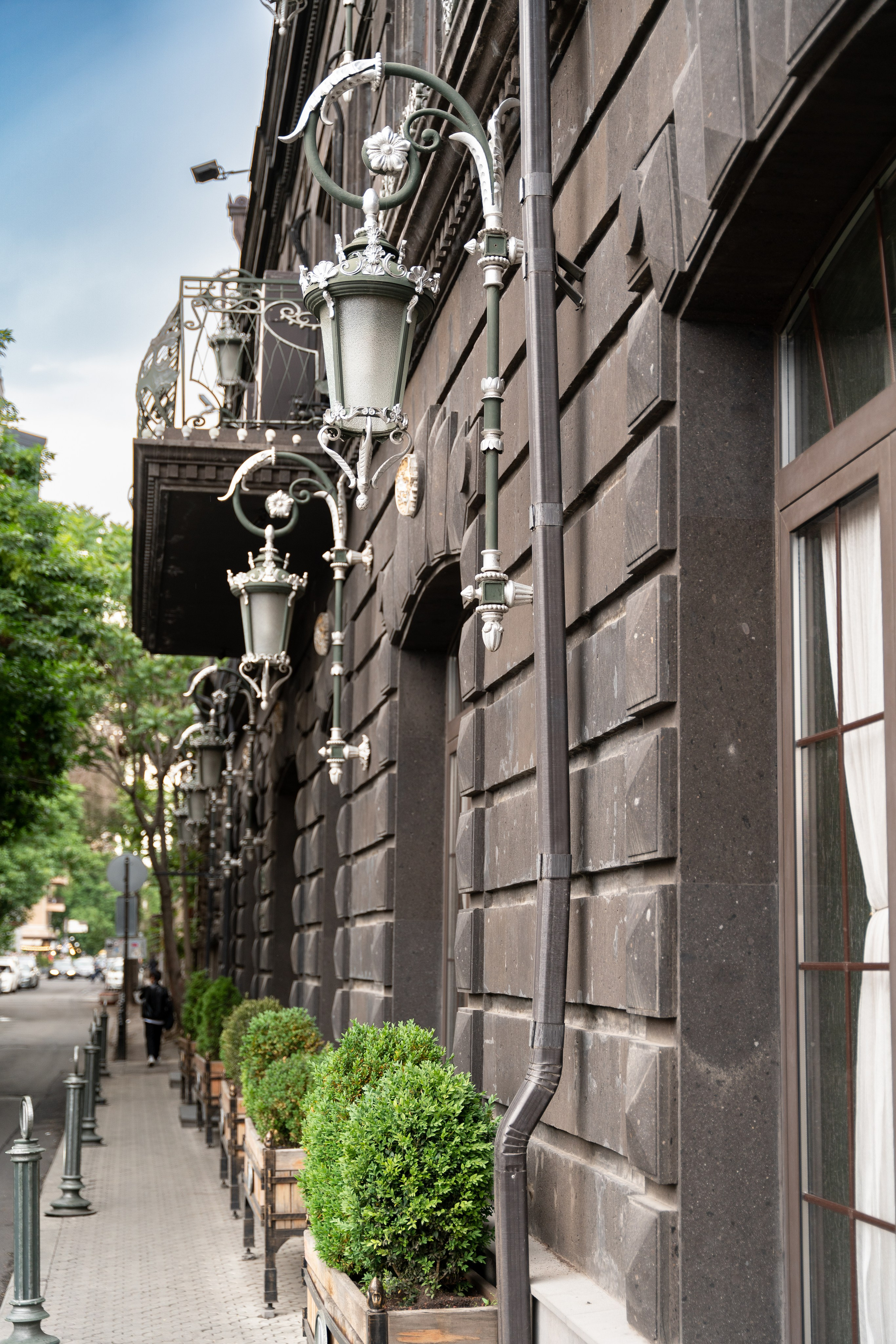 ЕРЕВАН. ПОБУДЬ ЗДЕСЬ И ЦЕЛЕЕ БУДЕТ ЭТОТ МИР