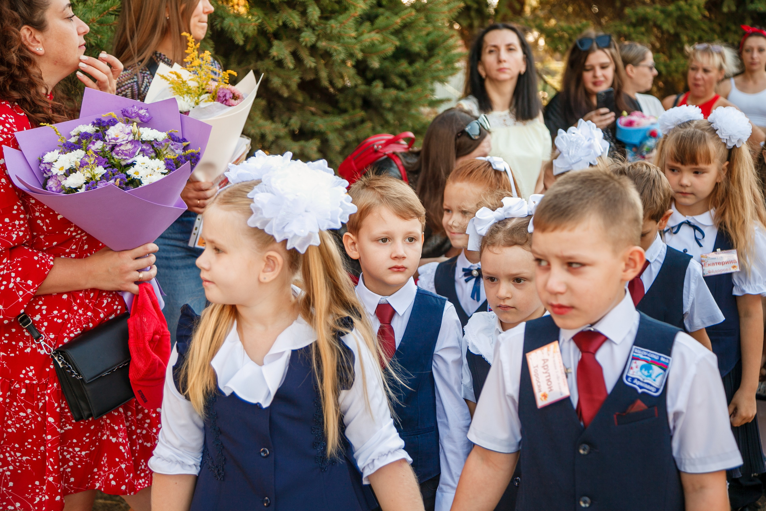 1 сентября линейка. Свадебный и семейный фотограф в Армавире