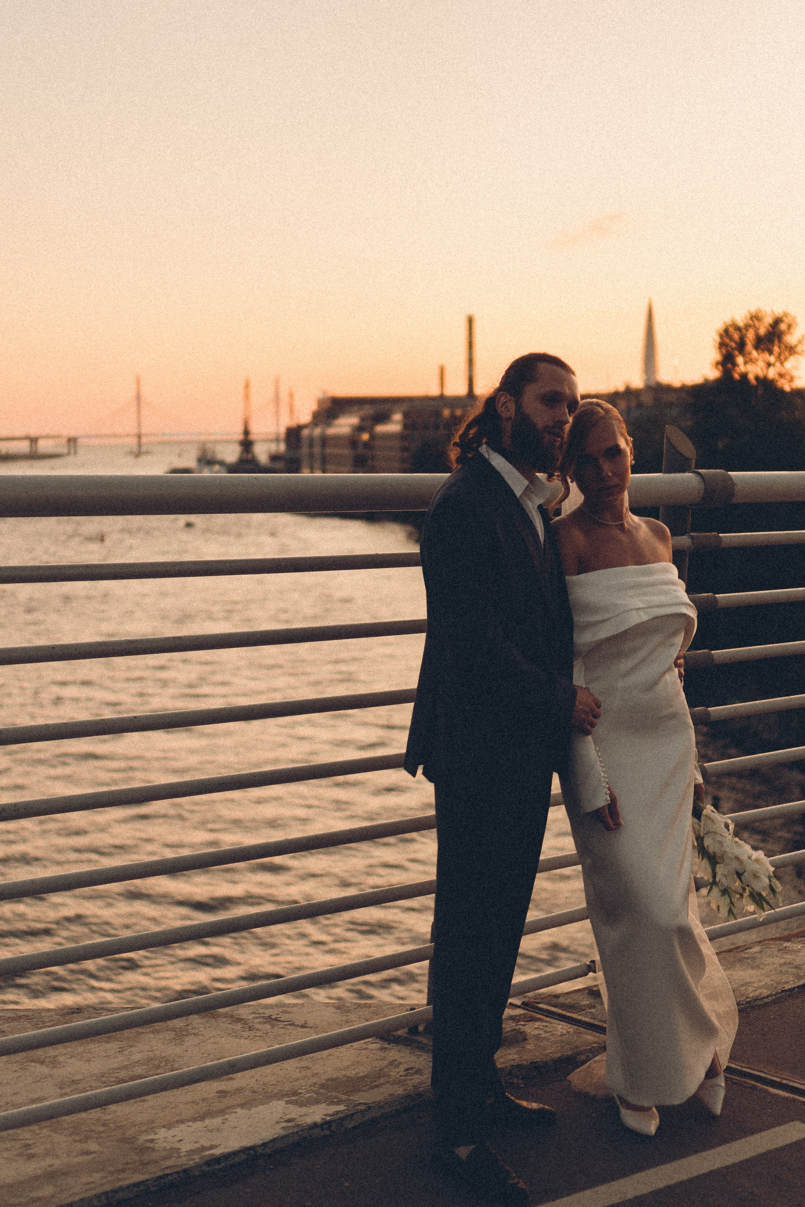 СВАДЕБНАЯ СЬЕМКА ВОЗЛЕ МСОТА БЕТАНКУРА НА КАБРИОЛЕТЕ. Профессиональный фотограф, Санкт-Петербург — Виктория Богомолова