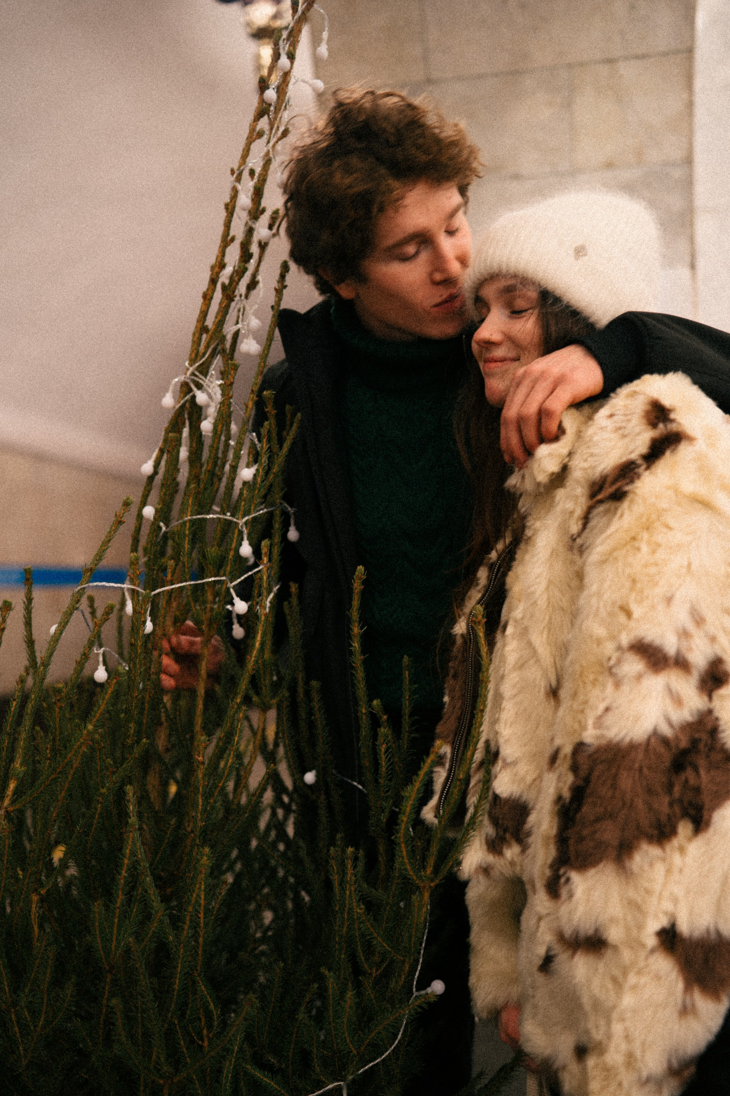 НОВОГОДНЯЯ ПРОГУЛКА ПАРЫ ПО ЧЕРНЫШЕВСКОЙ ПЕРЕД НОВЫМ ГОДОМ. Профессиональный фотограф, Санкт-Петербург — Виктория Богомолова