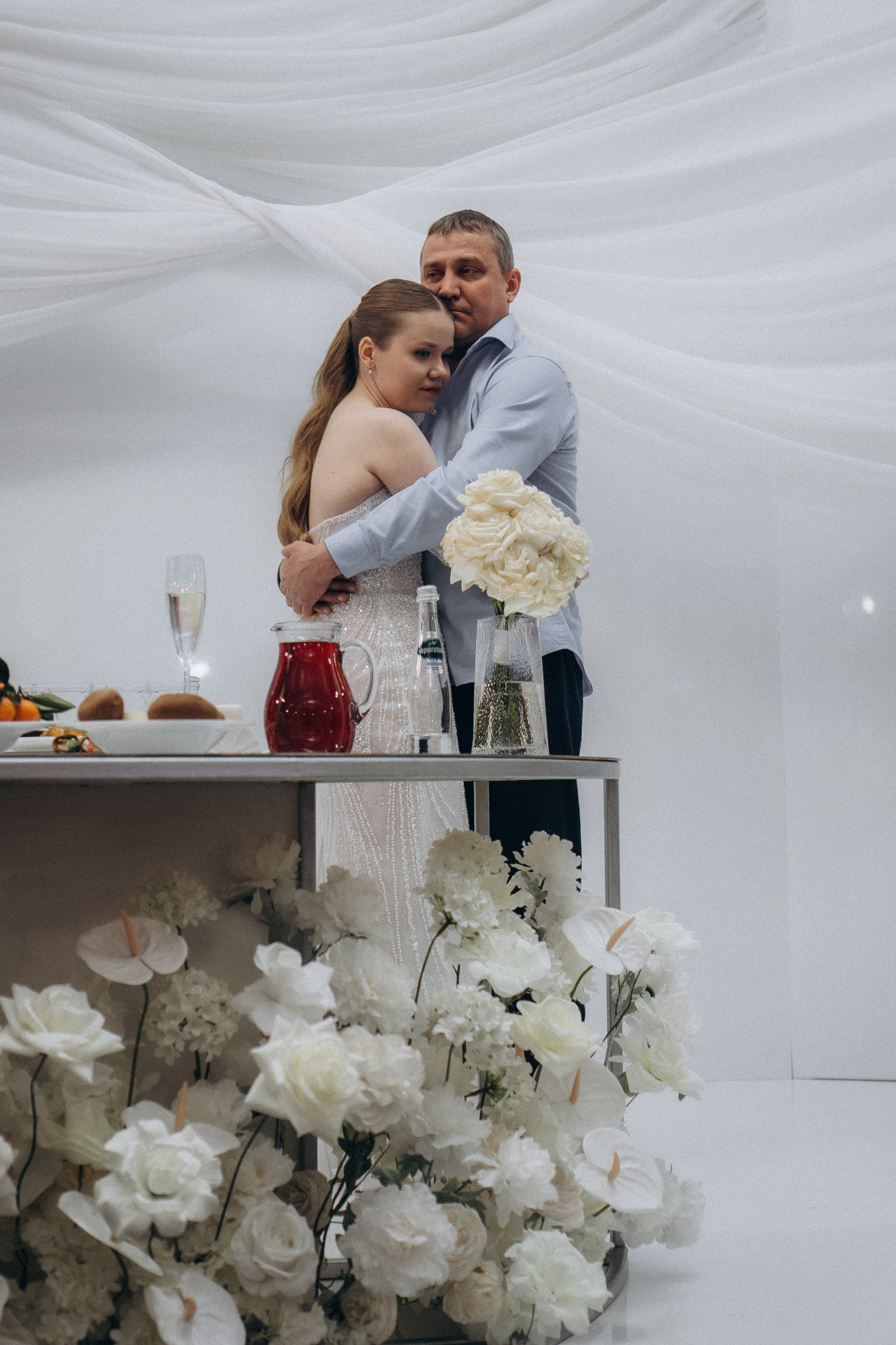 СВАДЕБНАЯ СЬЕМКА СБОРОВ В ОТЕЛЕ И ВЫЕЗД НА ЦЕРЕМОНИЮ (СНЯТО В СИБИРЕ В НИЖНЕВАРТОВСКЕ). Профессиональный фотограф, Санкт-Петербург — Виктория Богомолова