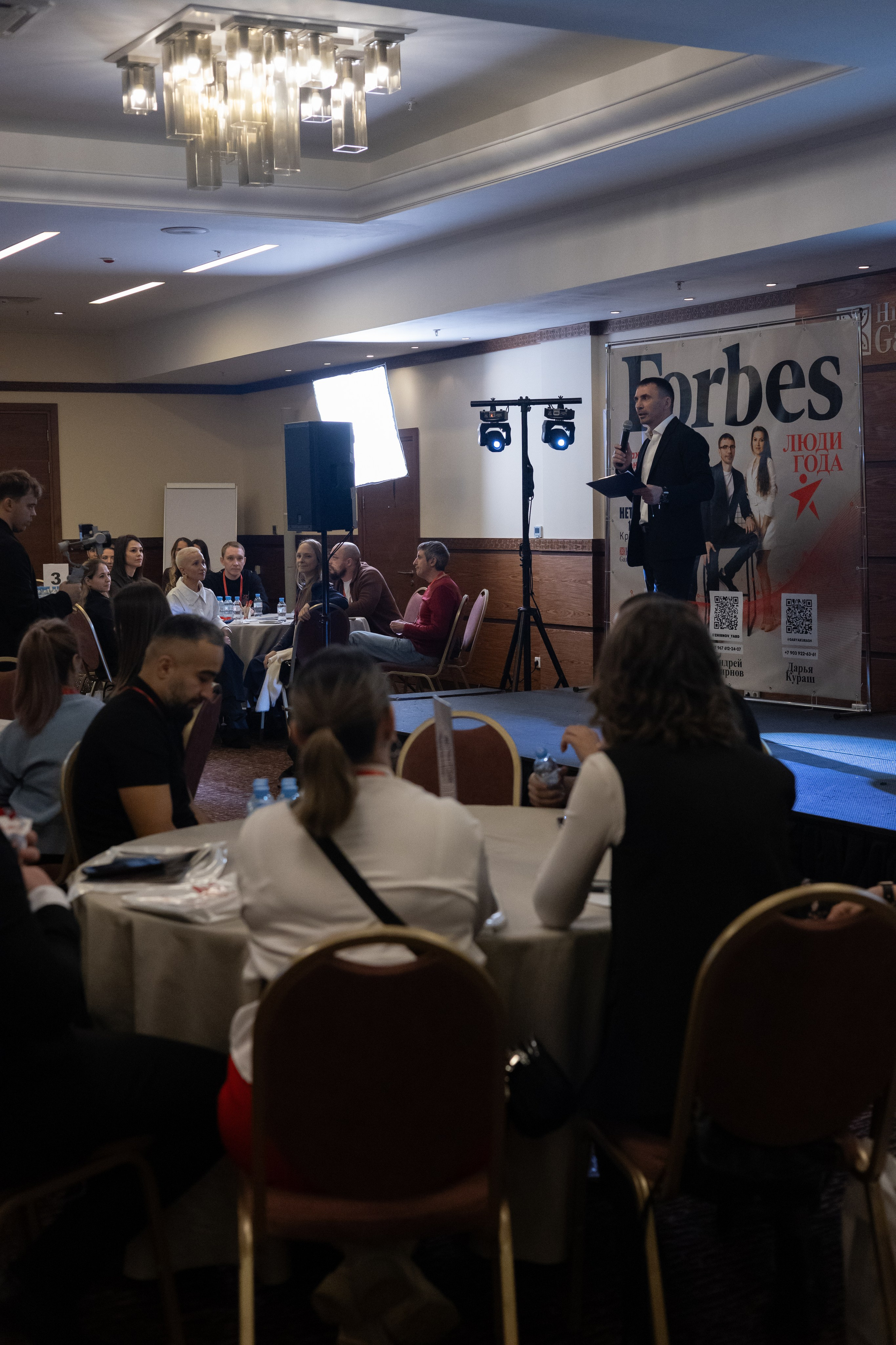 «СКАЖИ ДЕНЬГАМ ДА». Фотограф Красноярск съемки лавстори, фотосессия в студии, портретная съемка, творческие фотосессии