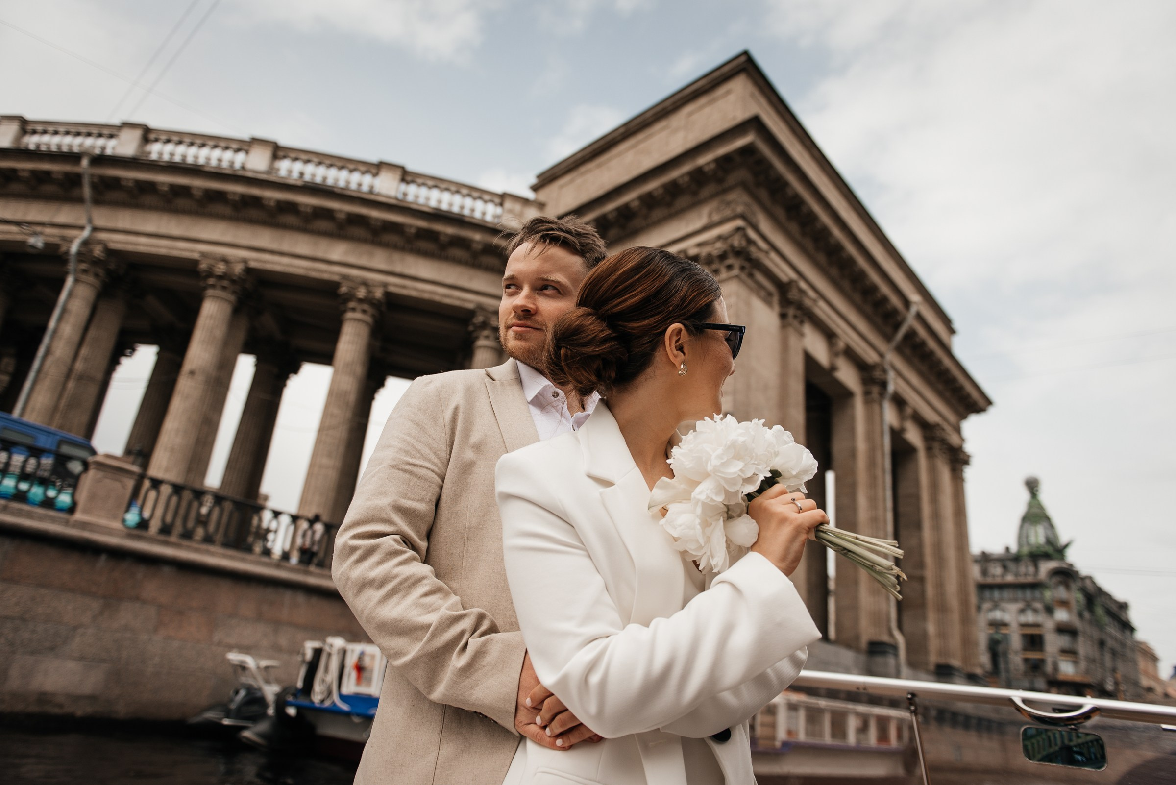 свадебная прогулка на катере по Неве