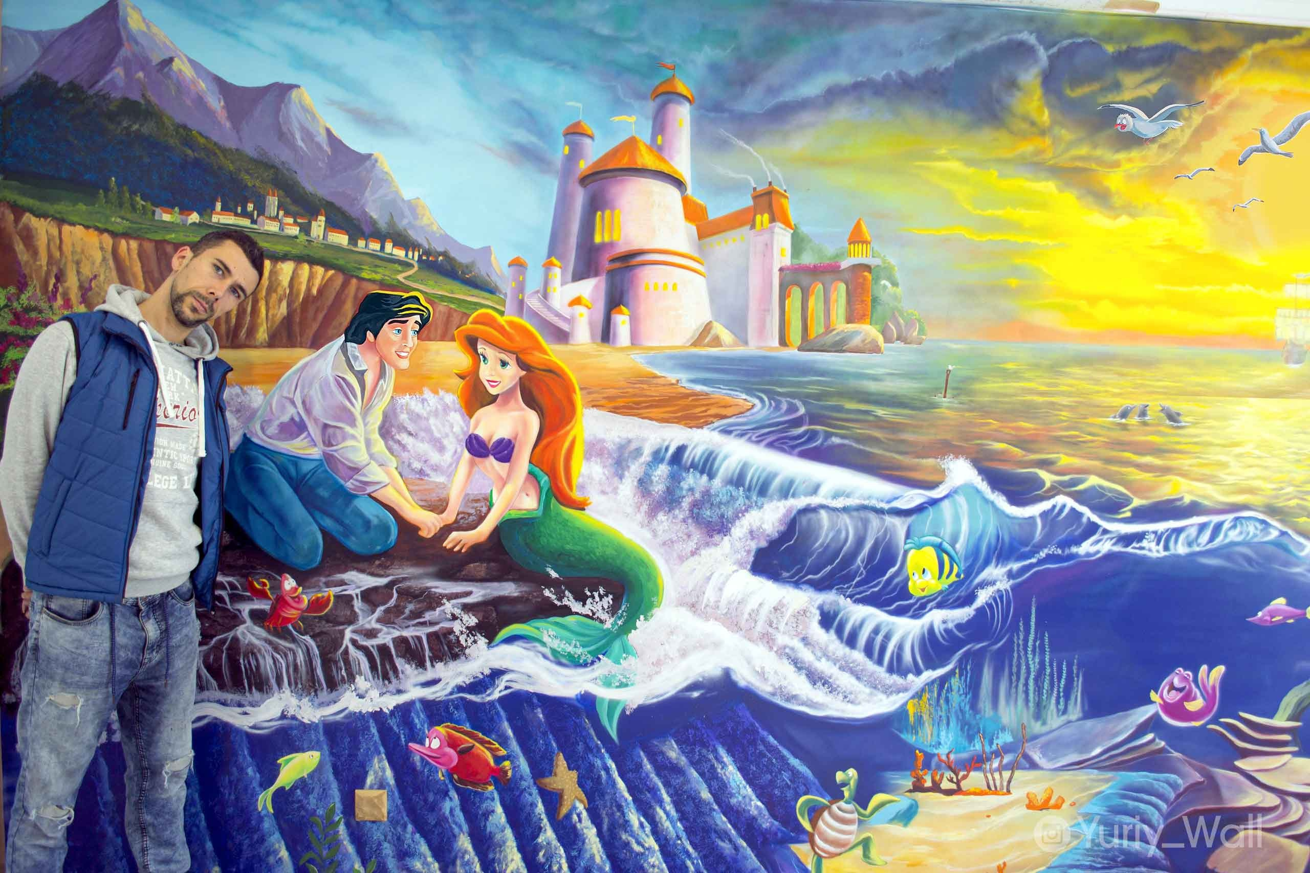 Еще немного росписи стен