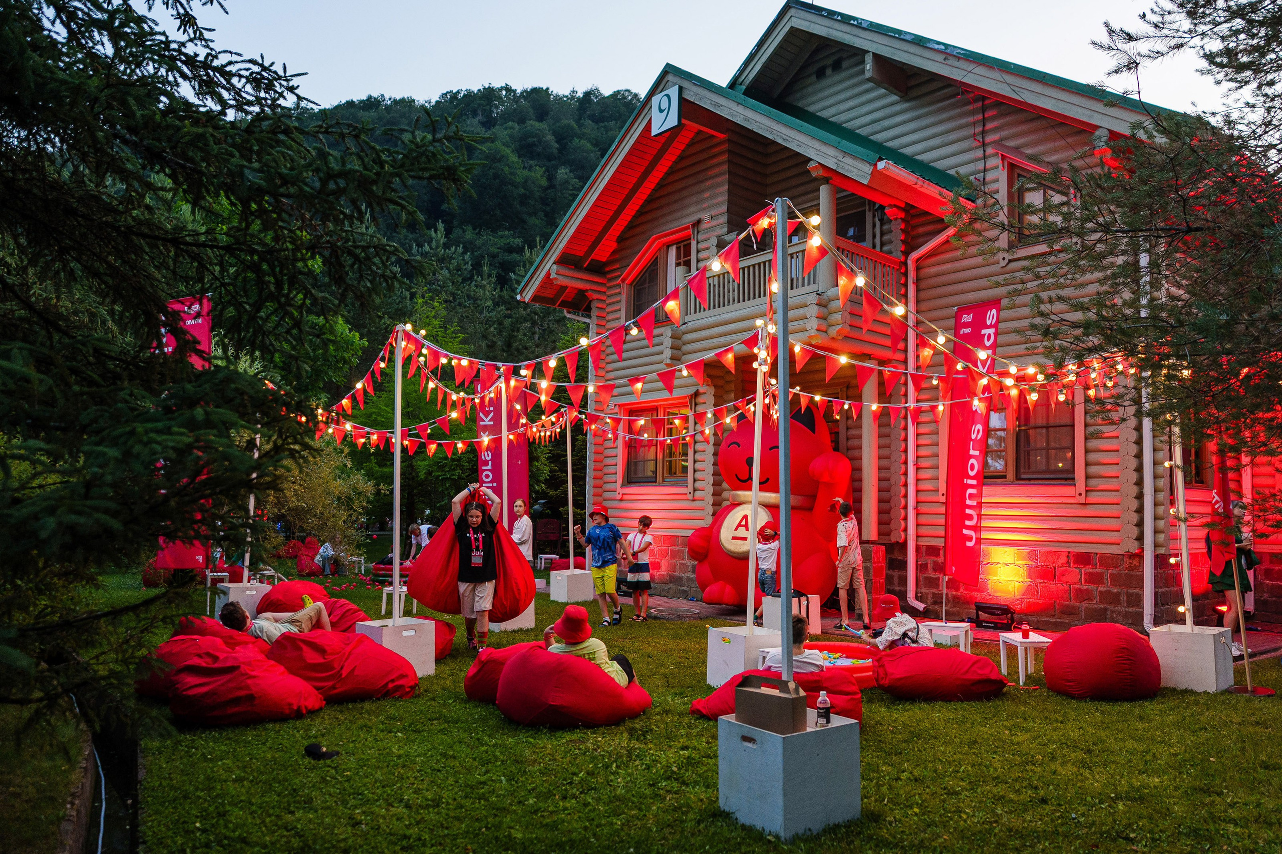 South HUB Family. South HUB