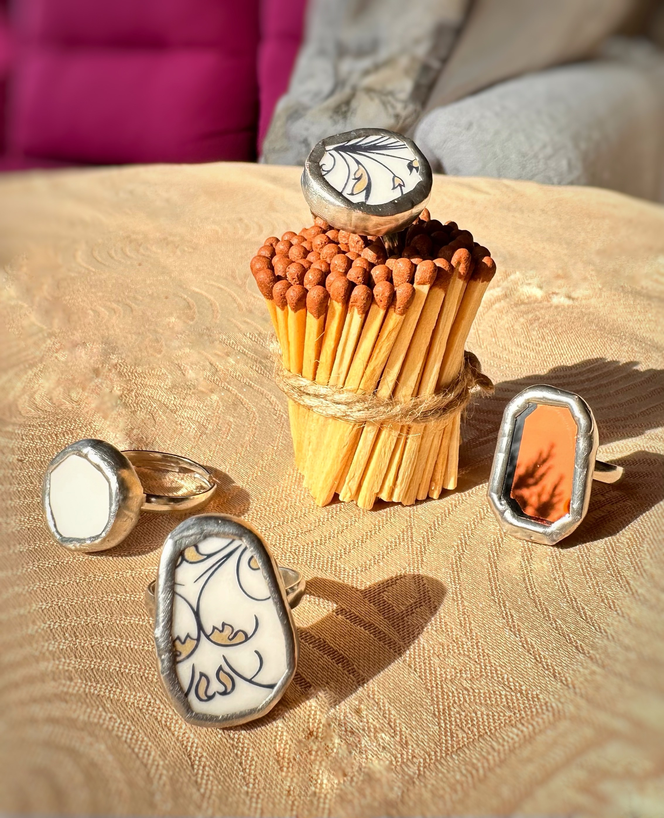 Украшения в ассортименте (серьги, кольца, браслет). Гербарий в стекле, интерьерные панно, витражи с сухоцветами в технике тиффани