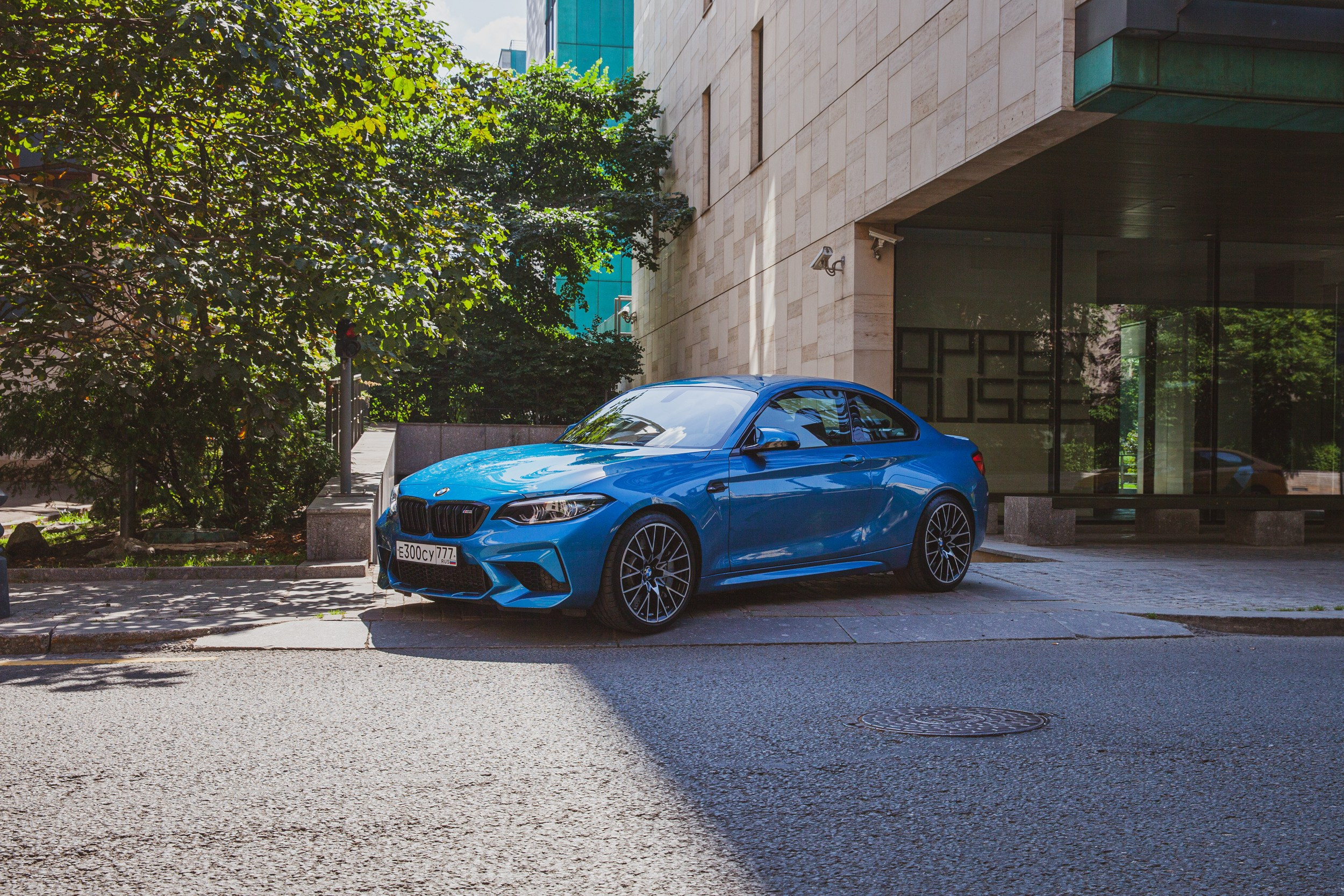 Автомобили и мотоциклы. Фотограф Женя Сальцын