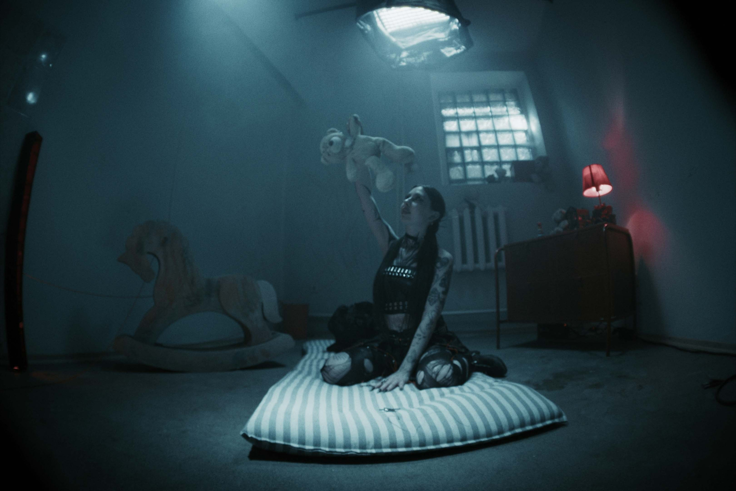 CRYSPEL — Anger Issues. Цветокоррекция видео