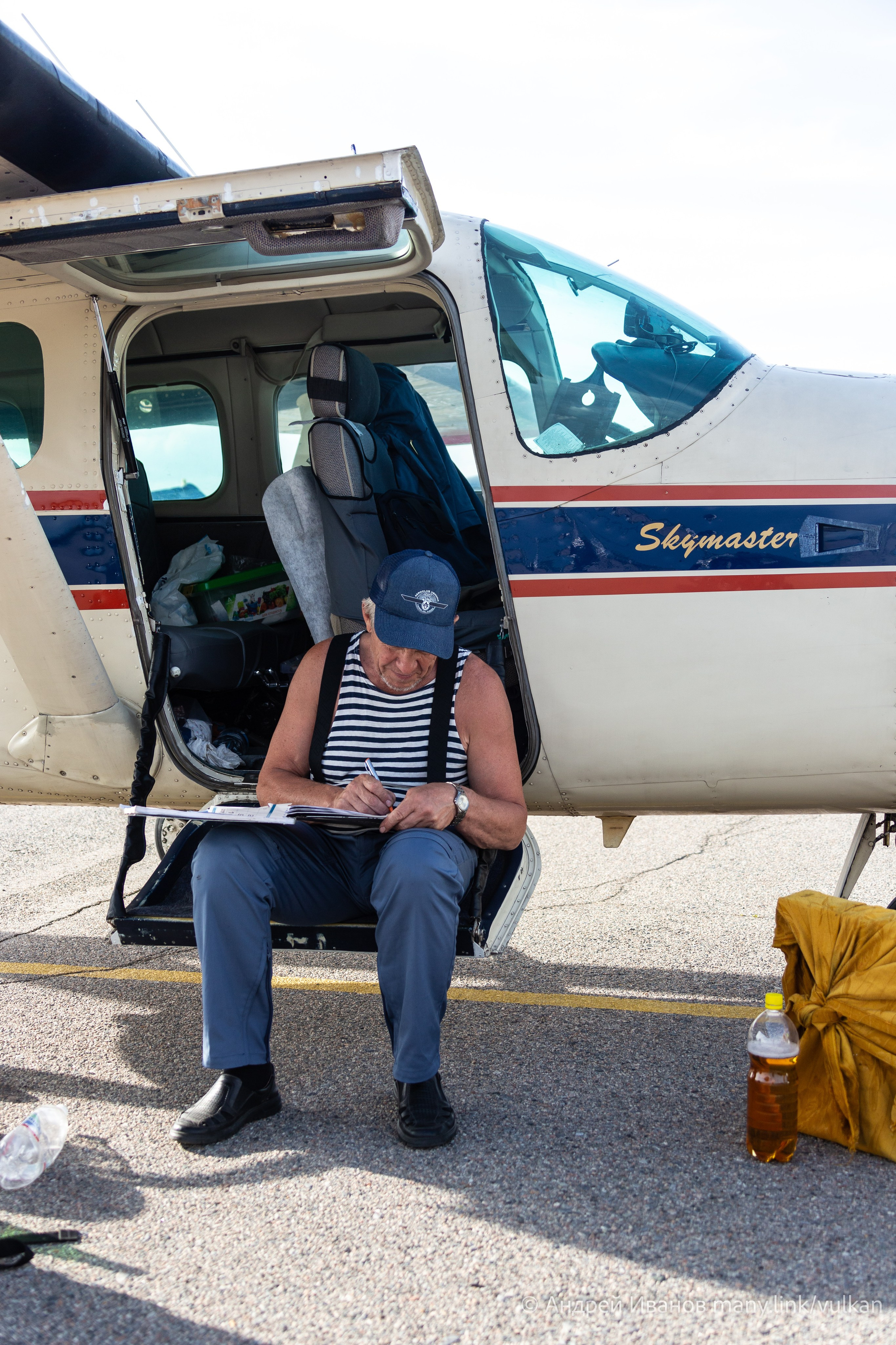 Полёт на Иссык-Куль — конференция Кругосветчиков (2025г). Фотоальбом показывающий увлекательный мир авиации и мир медведей Андрея Иванова