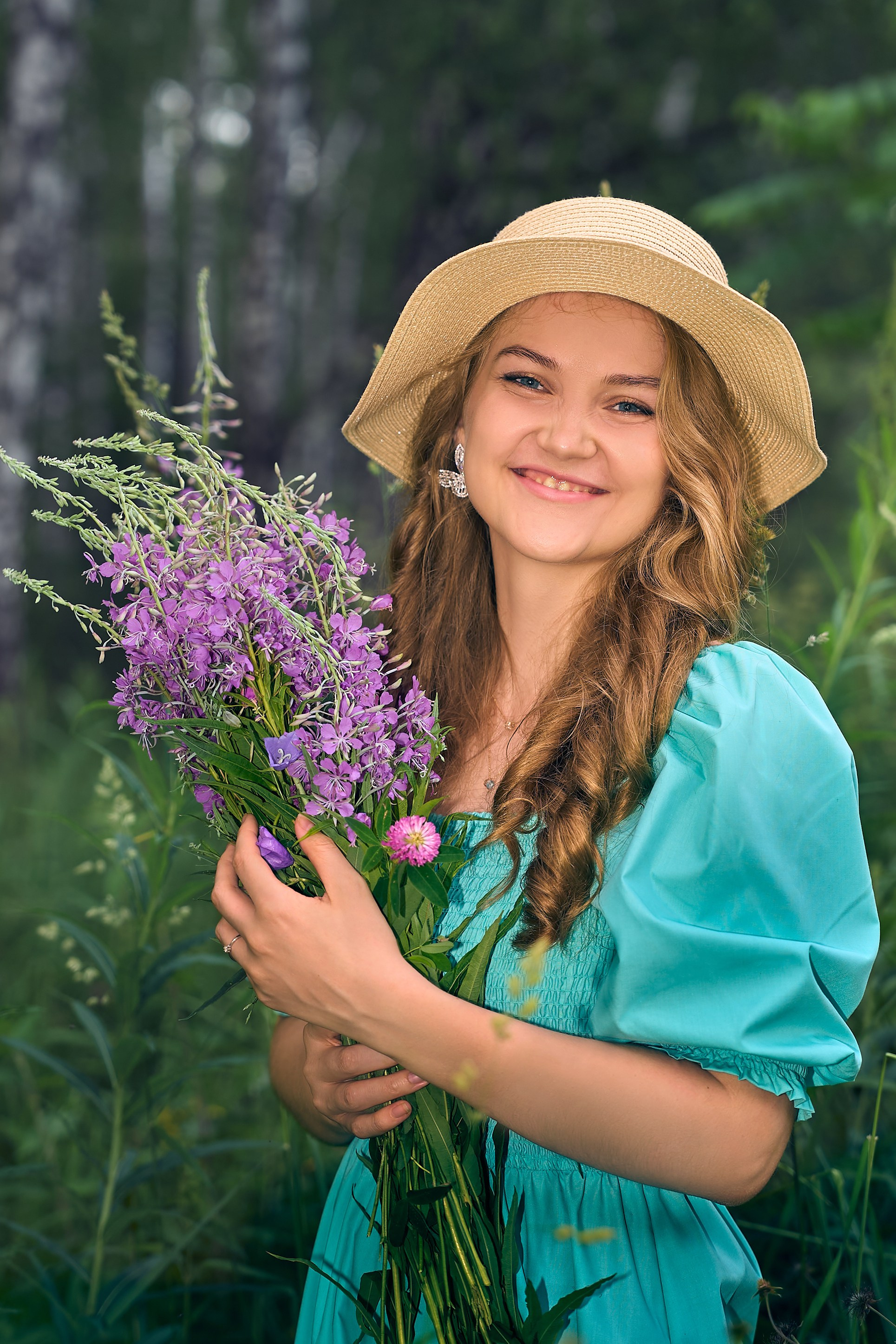 Съемка Анастасии в люпиновом поле. Фотограф Светлана Боровикова в Домодедове