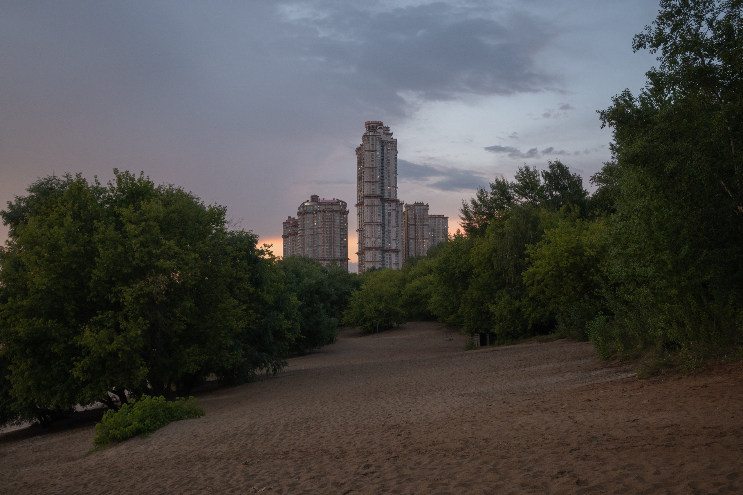 Лето на окраине. Pavel Basin