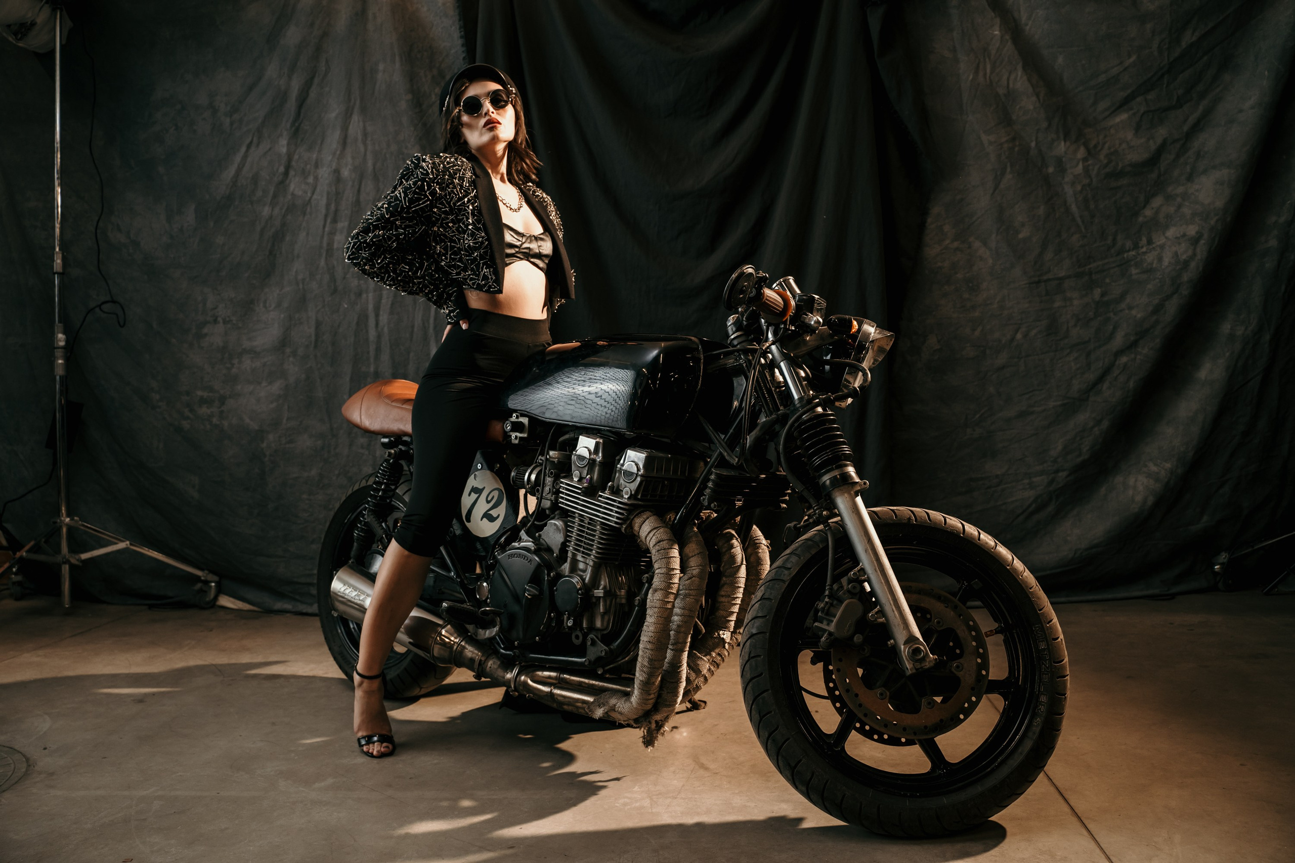 Фотосессия на мотоцикле в Санкт-Петербурге. Свадебный, семейный, портретный, репортажный фотограф в Санкт-Петербурге