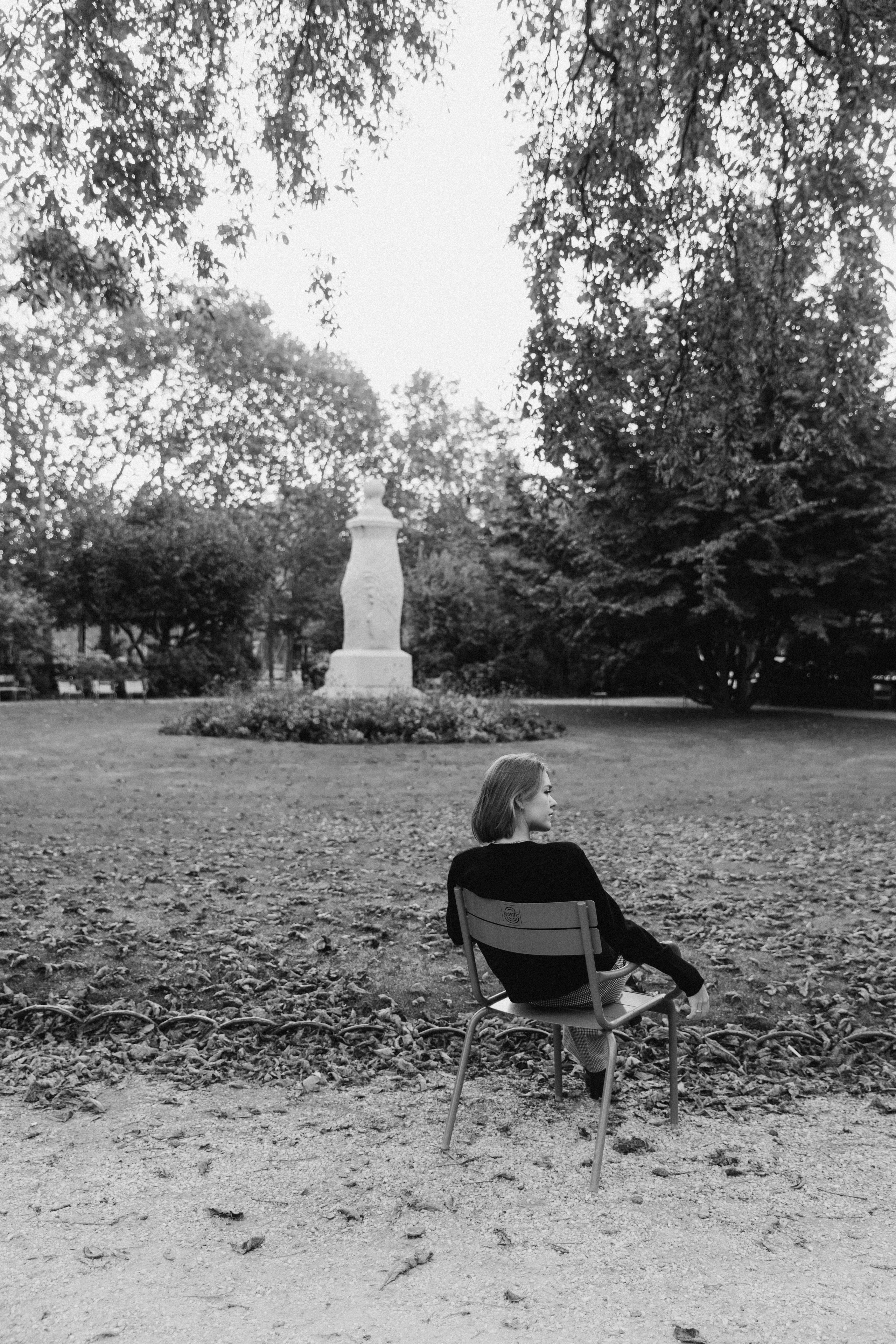 September sun. Photographer in Paris