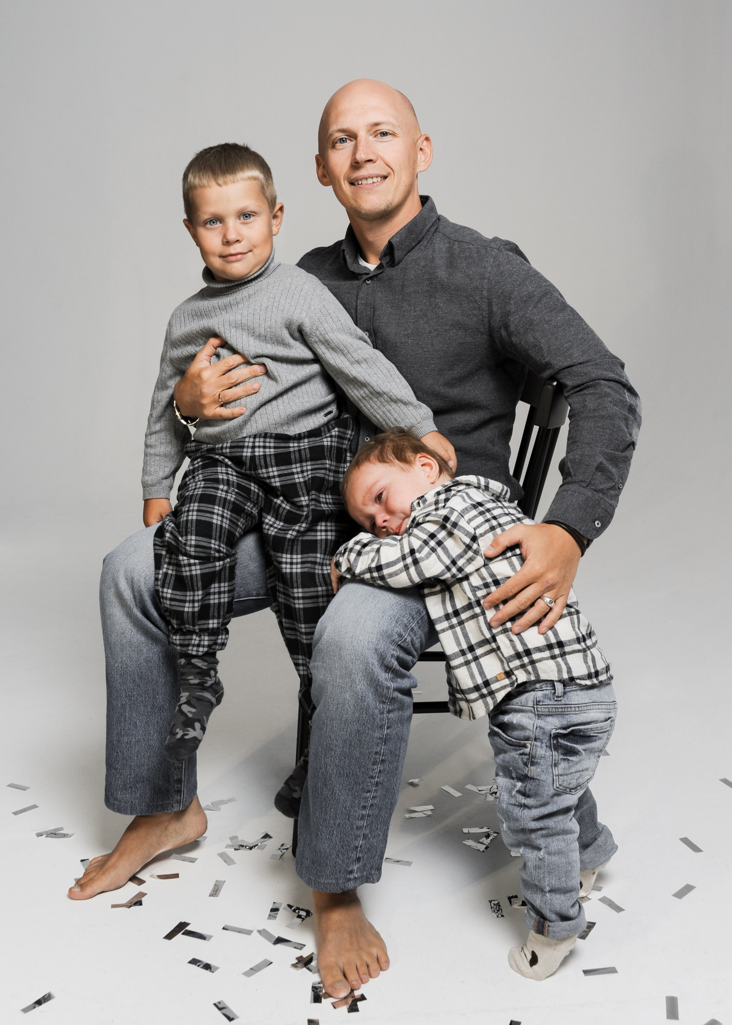 Минималистичная новогодняя семейная съемка. Фотограф в Екатеринбурге Артём Зайнетдинов