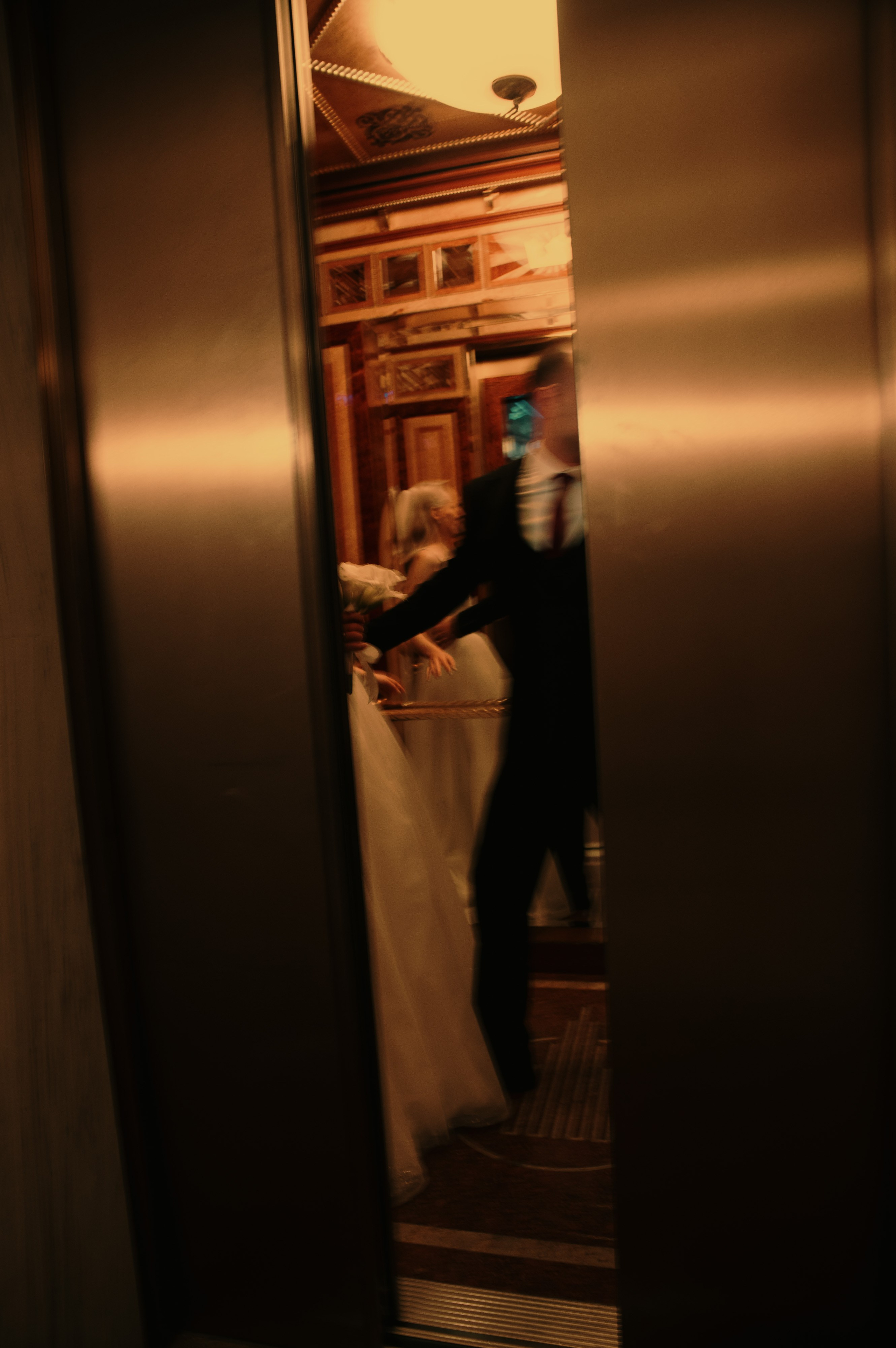 Свадебная фотосессия в Radisson Collection Hotel мск. Свадебный и портретный фотограф в Москве Жердев Даниил