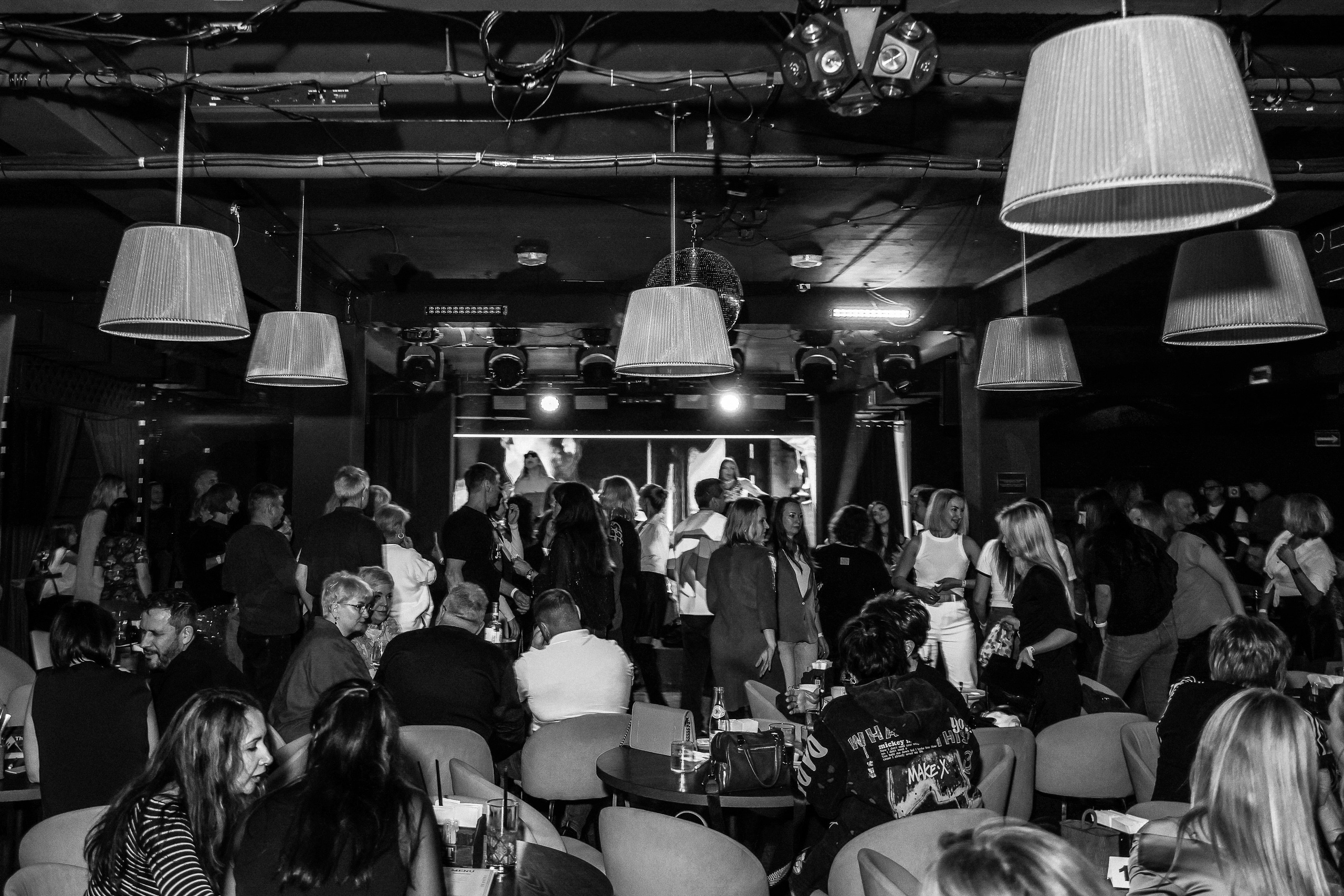 Дискотека под хиты 2000 в Истории. Фотограф Юлия Мальцева