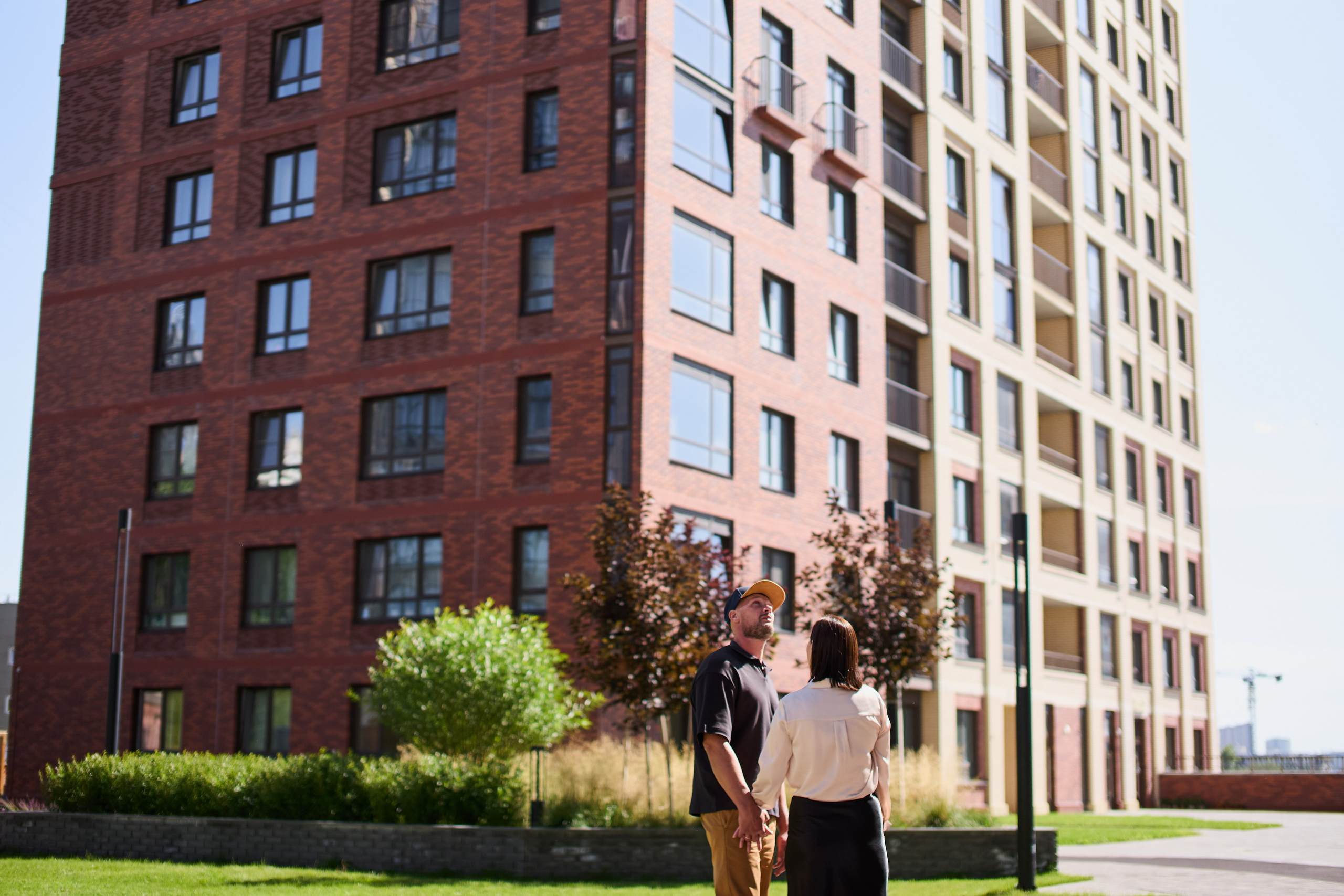 Семейная фотосессия в ЖК Академия для рекламы (Новосибирск). Репортажный и женский фотограф в Новосибирске