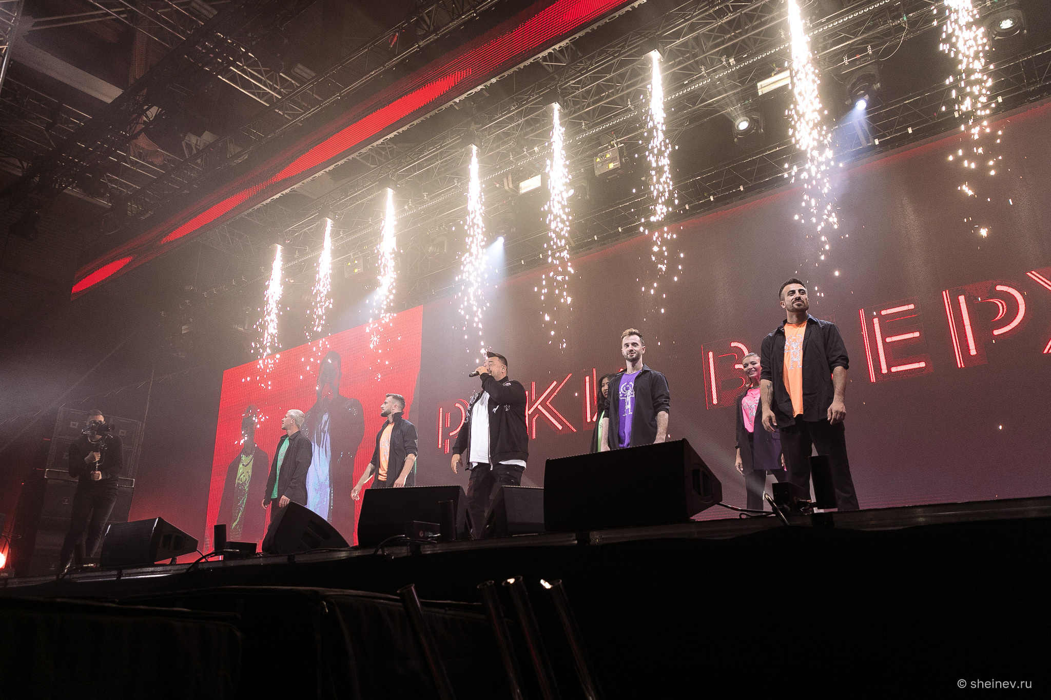 Руки Вверх. Фотограф в Астрахани Евгений Шеин