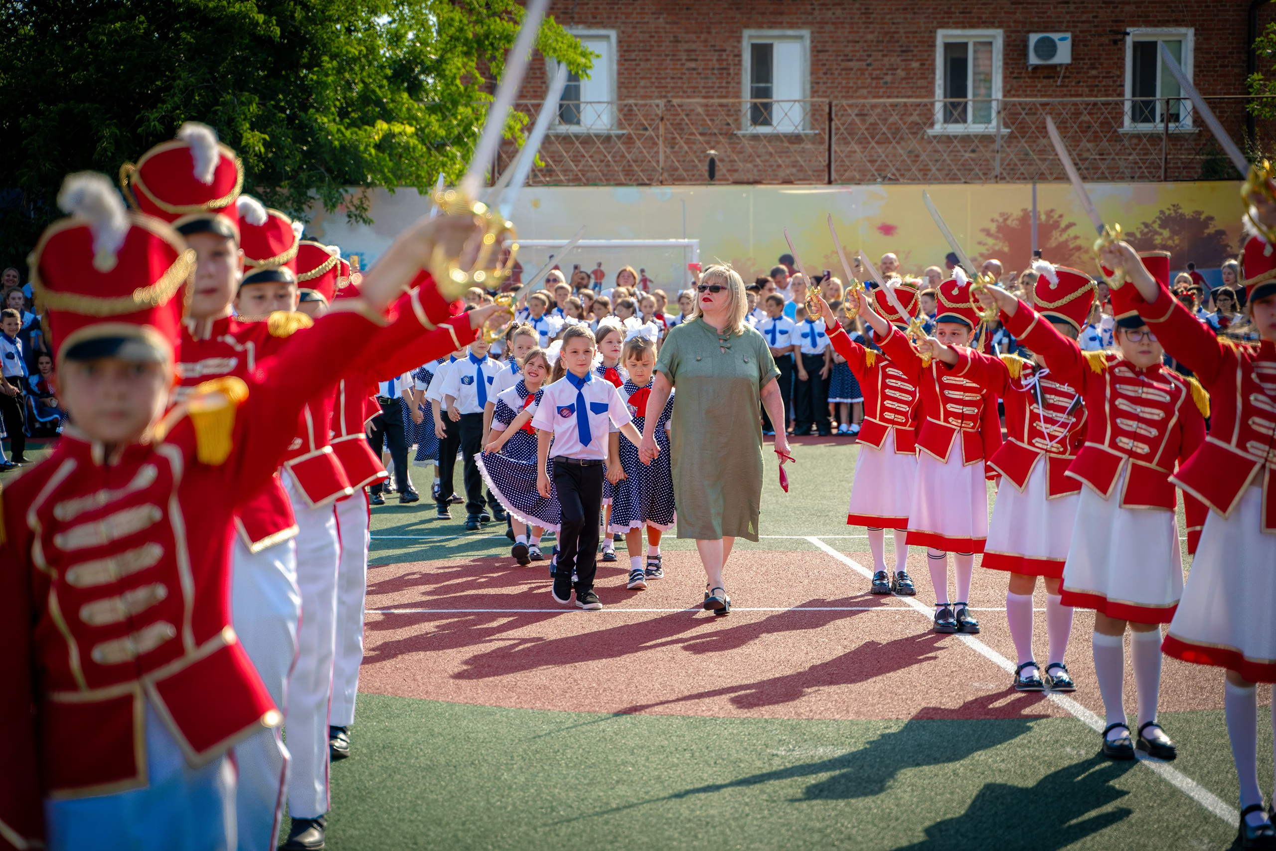 1Сентября_ ЮВЕНТА 1кл_Гимназия 92. Фотографы из солнечного Краснодара Вадим и Надежда Митус