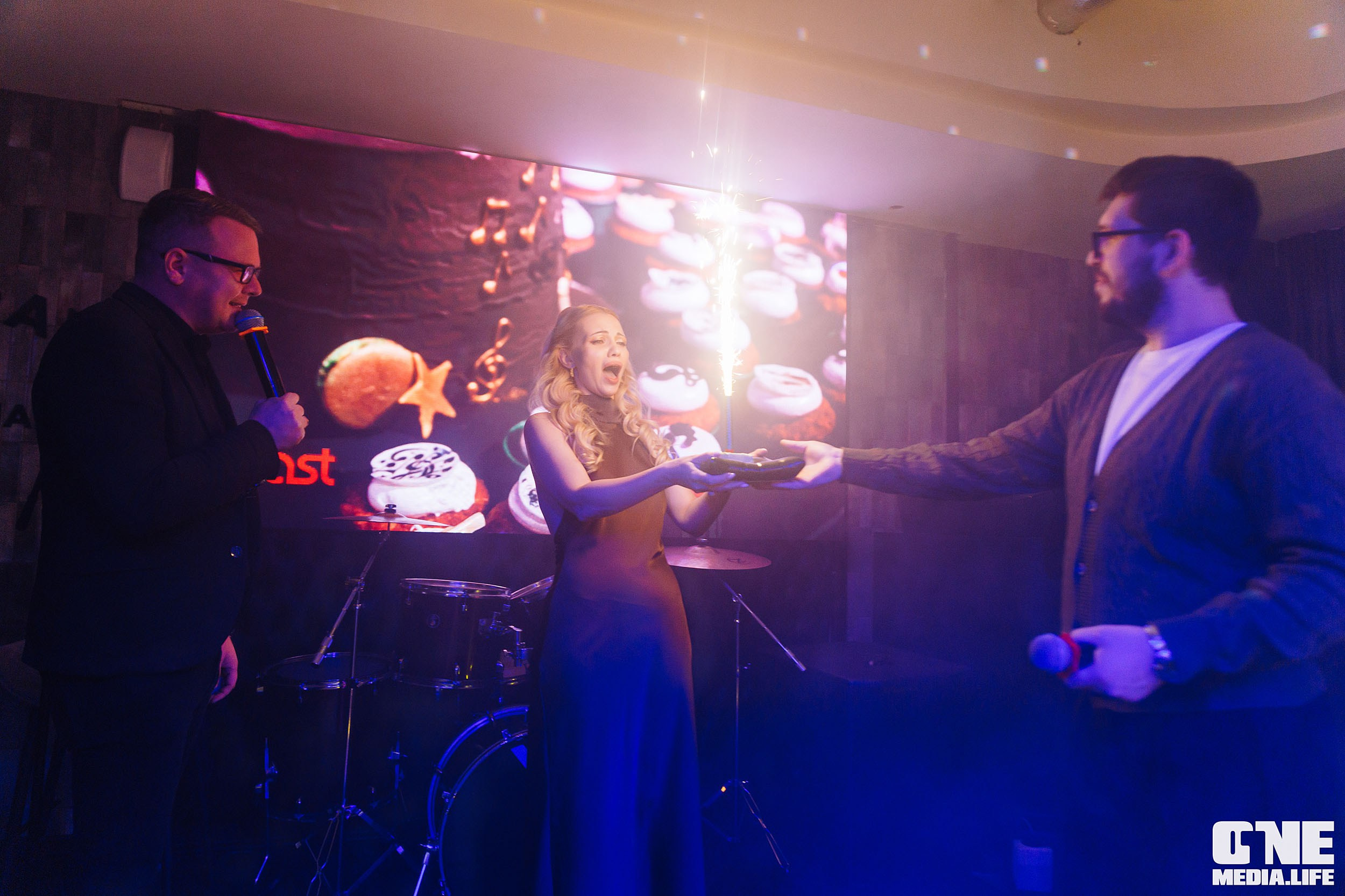 Фоторепортаж из караоке-клуба Белгравия. One Media Life: фоторепортажи, фотоотчеты с мероприятий и заведений