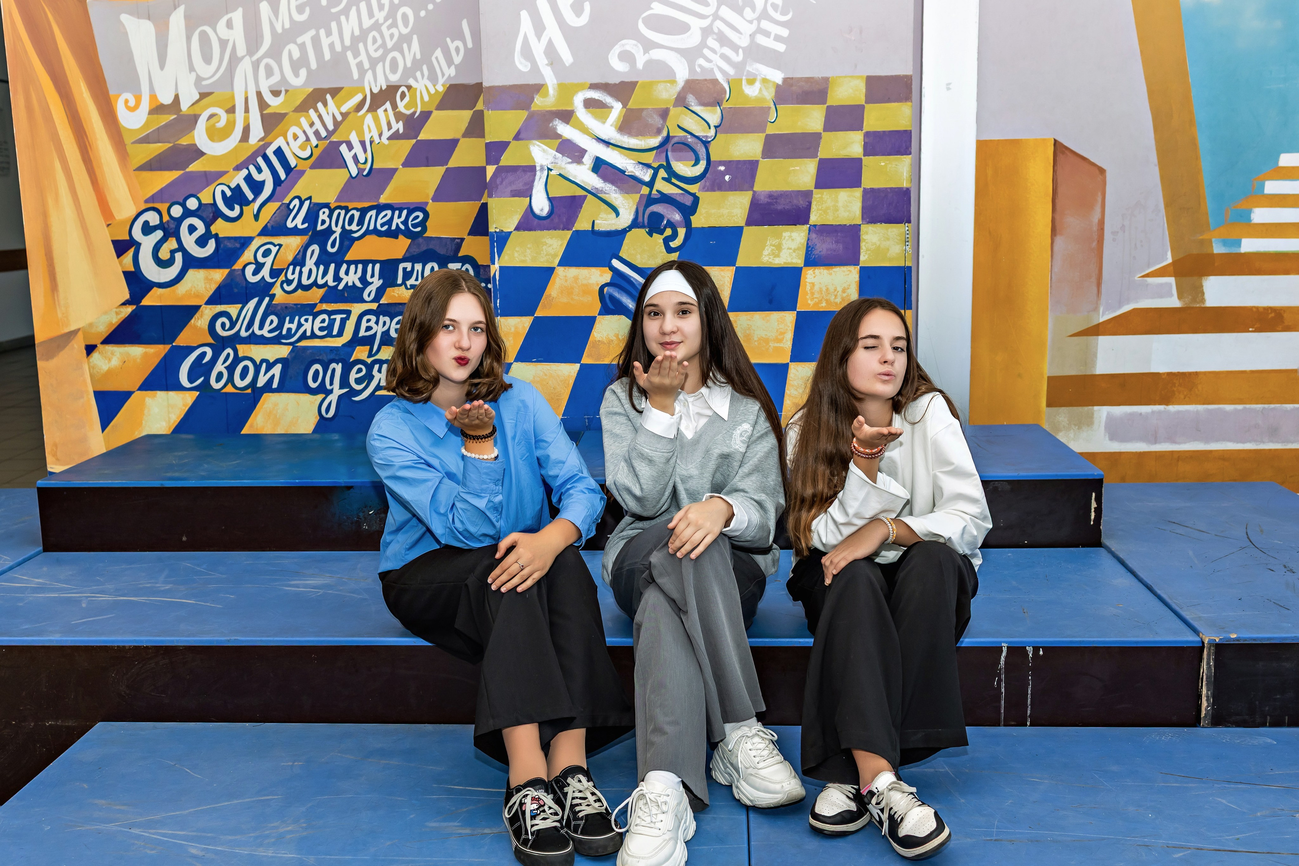 Галерея съемок в школе. Фотограф и видеограф Москва. Свадебный фотограф, видеограф. Выпускные альбомы. Оживающие альбомы