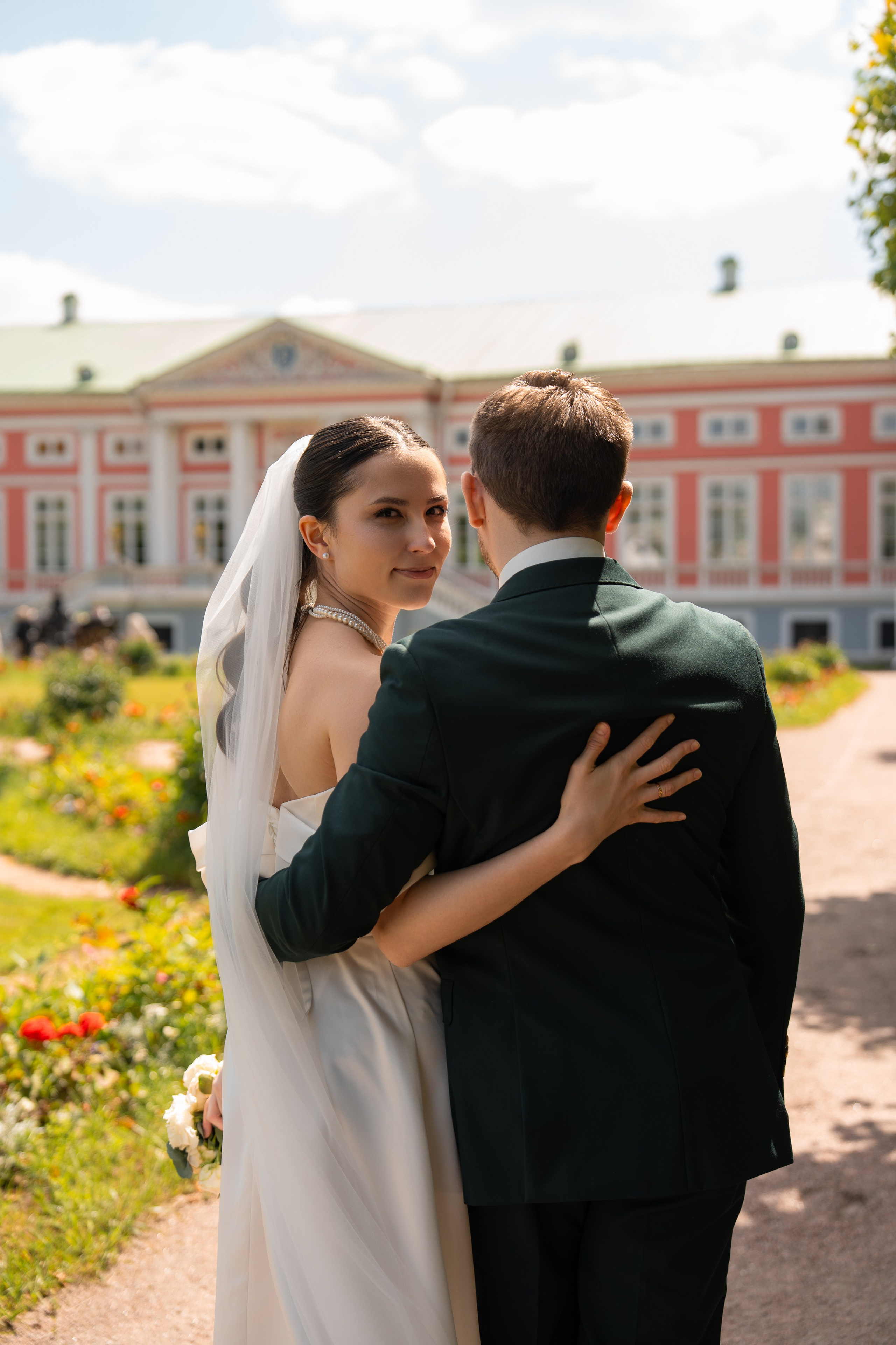 Влад и Илина в Кусково. Свадебный фотограф в Москве Анна Полушина