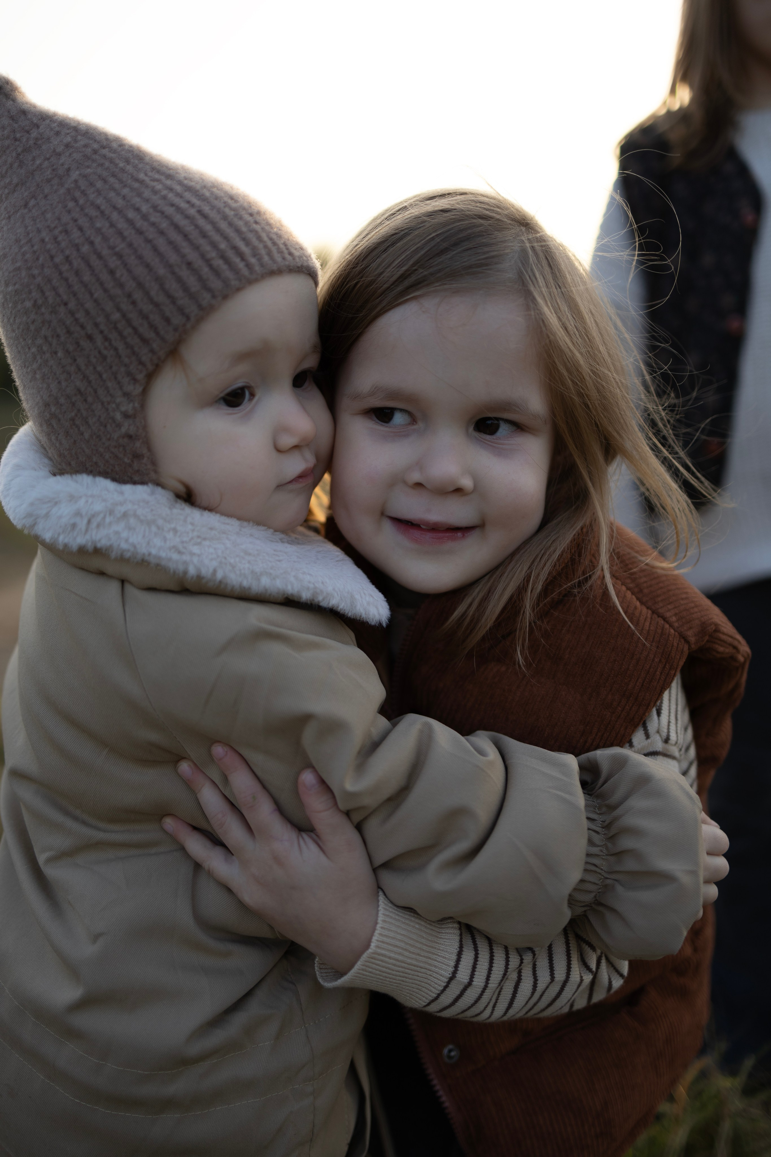 Осенняя прогулка папы с дочками. Семейный и детский фотограф в Москве Анастасия Мурга