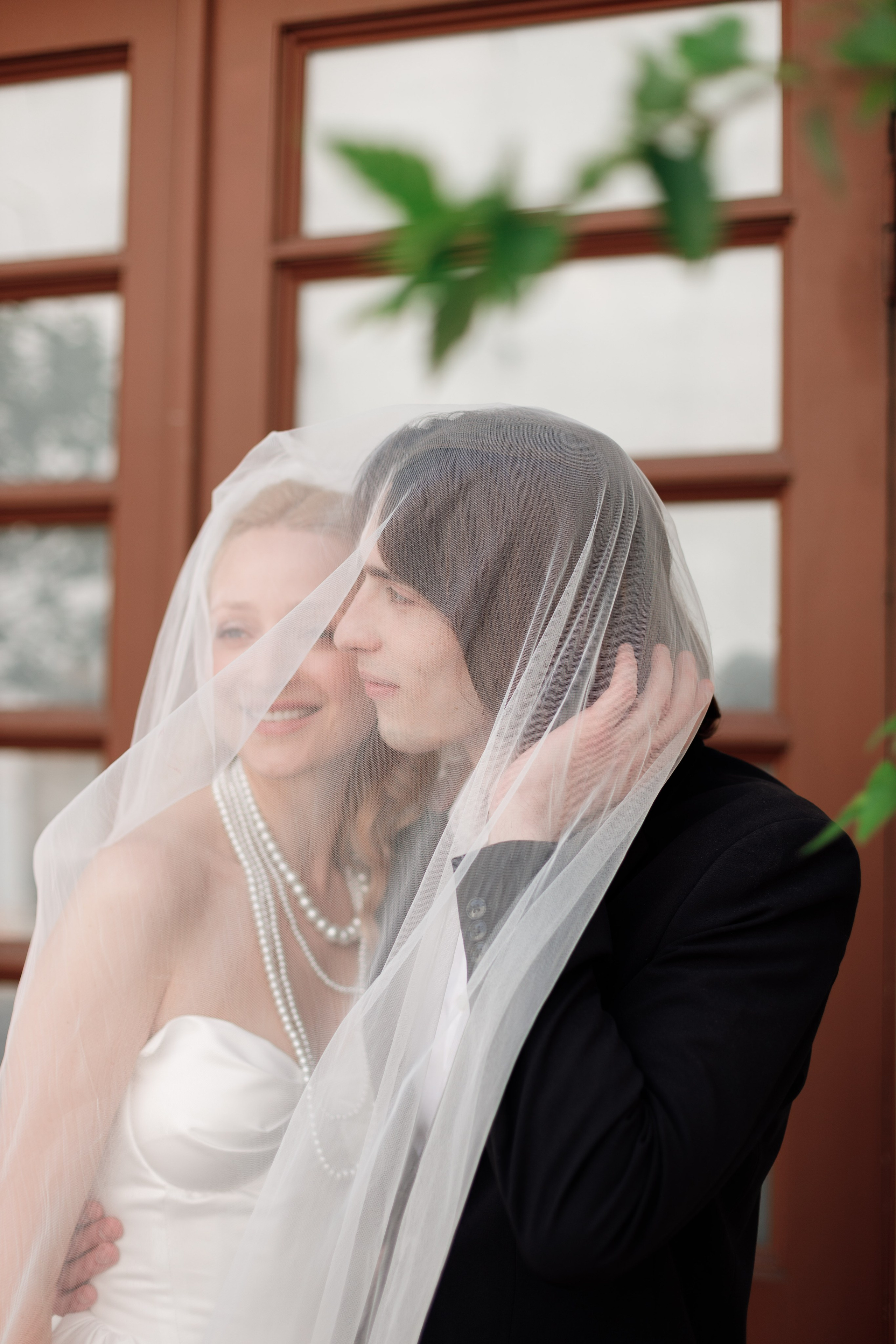 Свадебная фотосессия с автомобилем в центре Москвы, фотограф свадьбам Москва