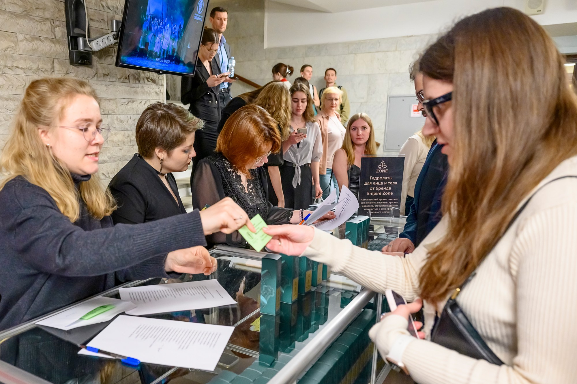 Репортажная съемка мероприятия «Ночь театров» в Московском театре оперетты. 2025. Фотограф Анна Мельникова | Москва