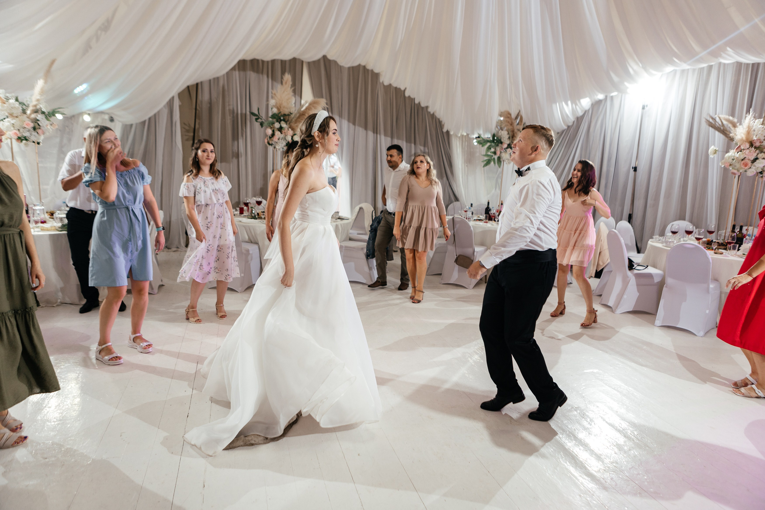 Свадебный фотограф Уфа — Руслан ГабдлисламовЖивые эмоции, красивые кадры, воспоминания на всю жизнь.Работаю по всей Республике Башкортоста. Свадебный фотограф Уфа Руслан Габдлисламов