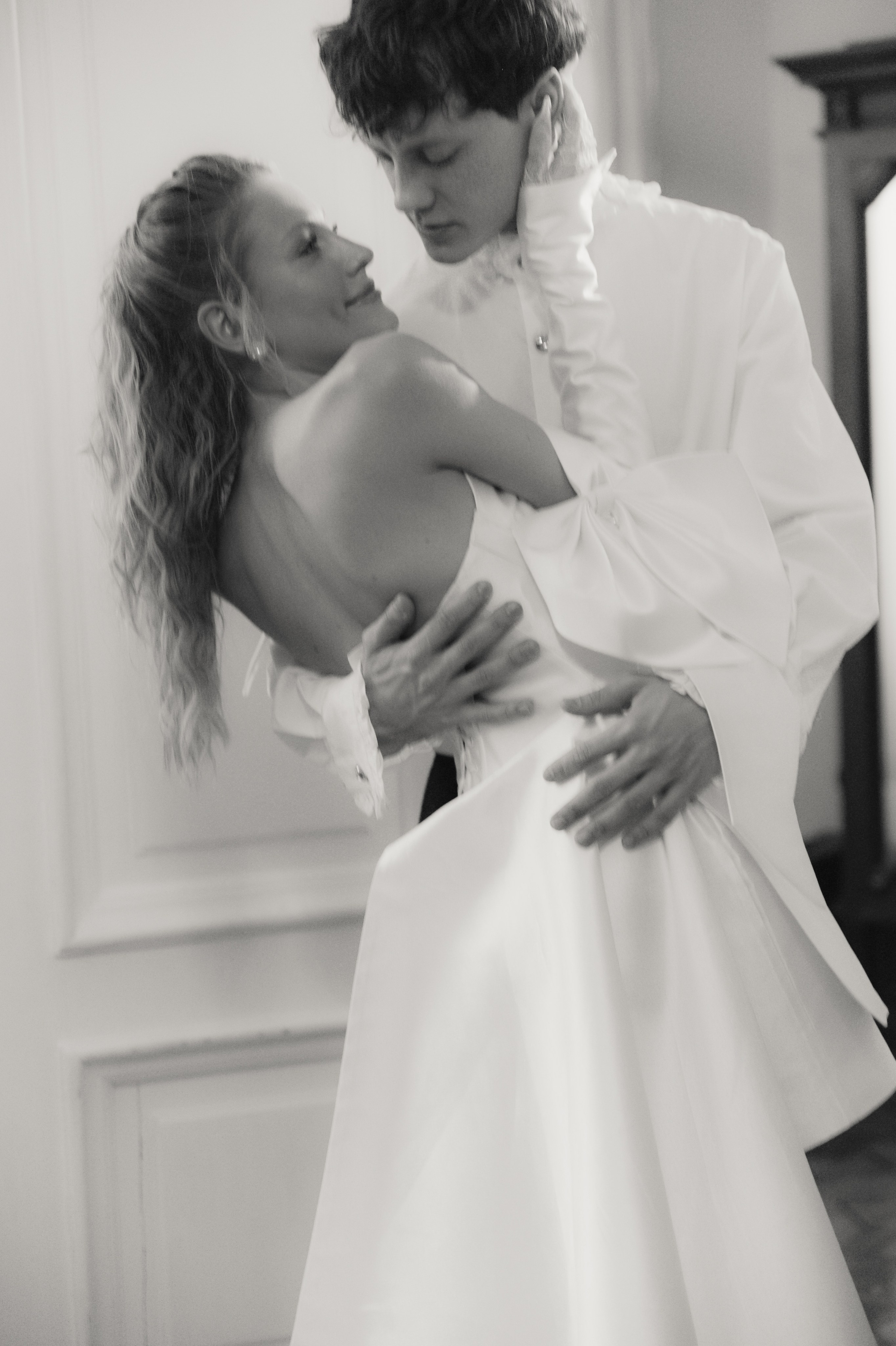 Свадебная съемка в исторической квартире на Чистых прудах. Ярослава Ерина — свадебный фотограф в Москве