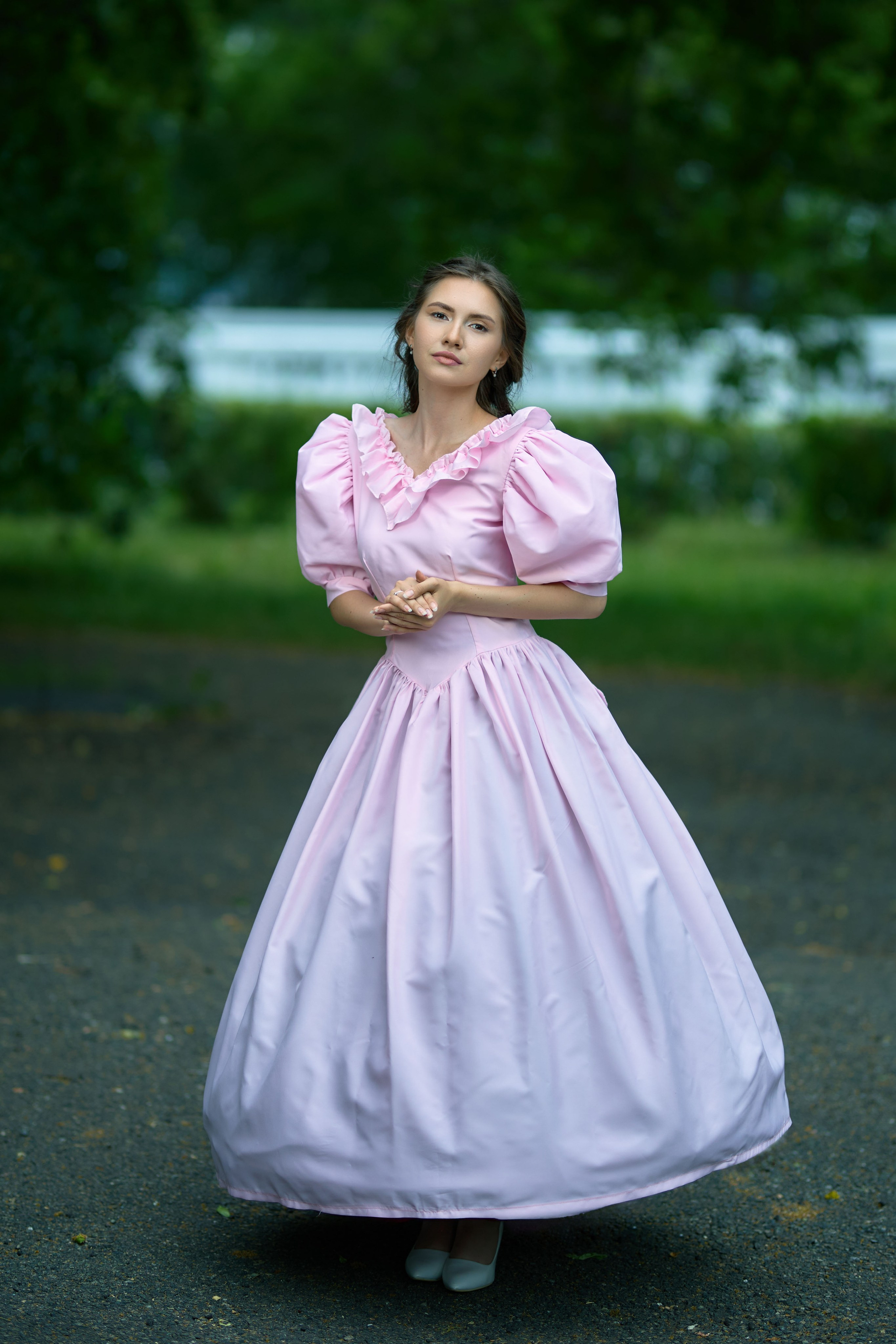 Прогулочная фотосессия в бальных и винтажных платьях. Чувашия, Чебоксары. Владимир Суздалов (ProMaXe) — Портретный фотограф, тематические фотосессии в Чебоксарах