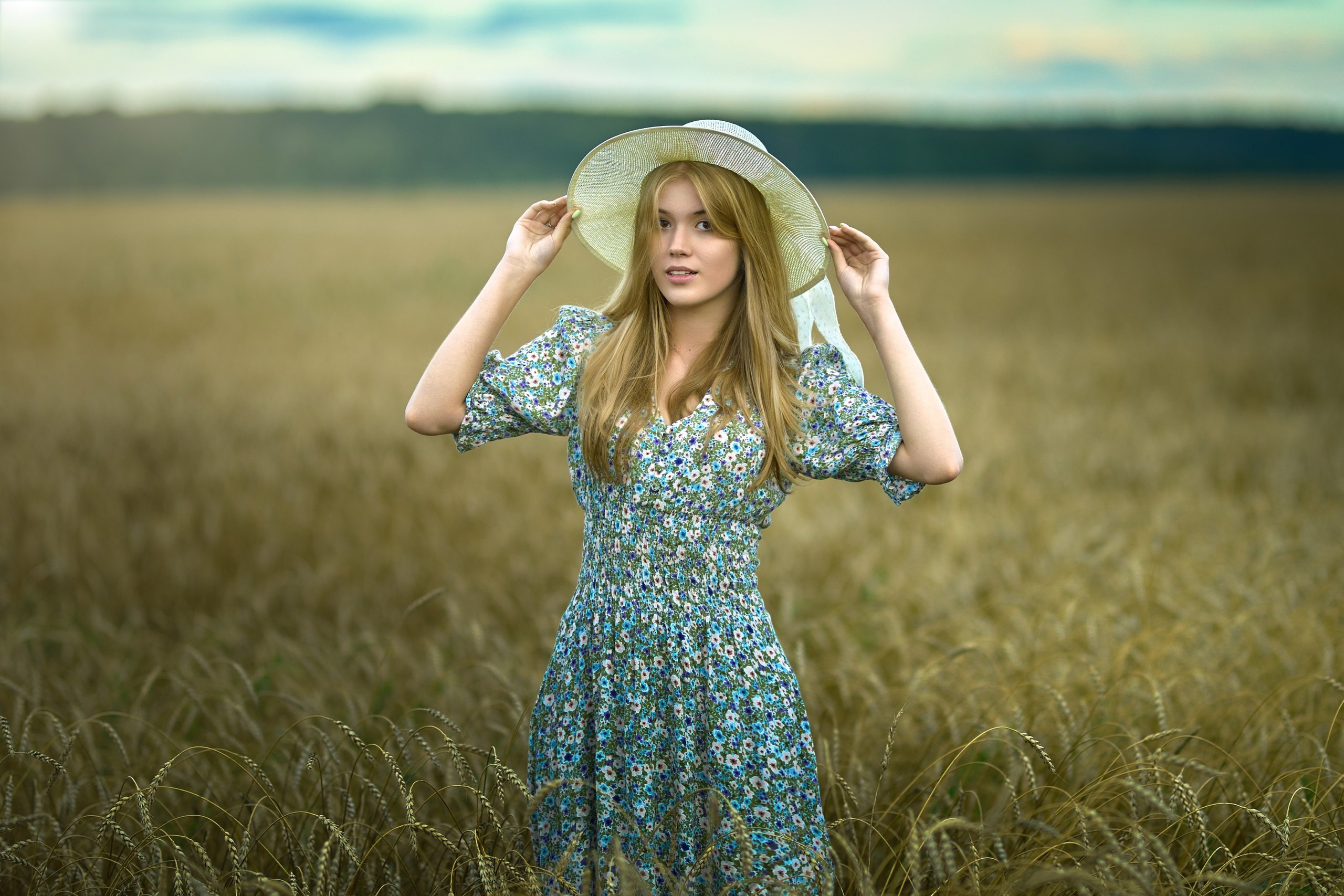 Фотосессия в пшеничном поле и сеном. Владимир Суздалов (ProMaXe) — Портретный фотограф, тематические фотосессии в Чебоксарах