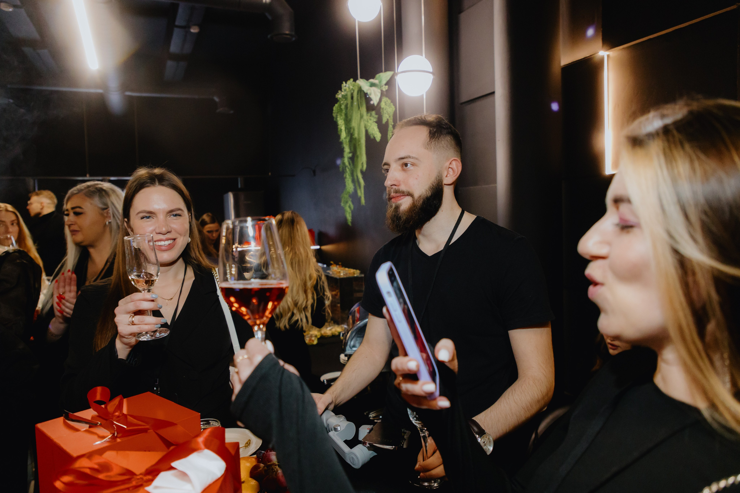 See `You Perfume. Фотограф в Москве и Санкт-Петербурге Дарина