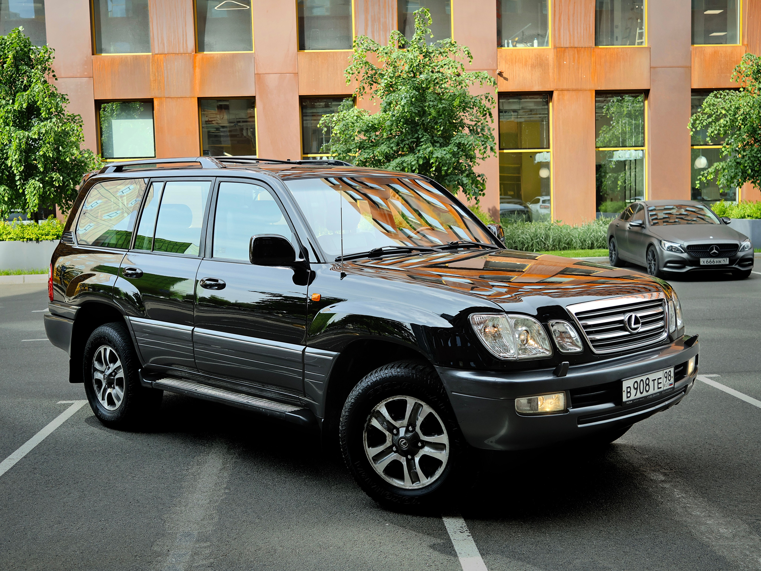 Lexus LX470. Photo-nk