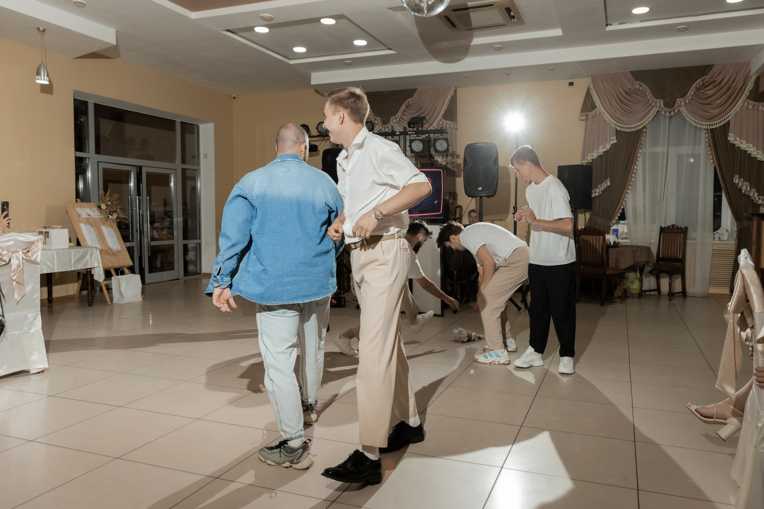 Роман и Александра (банкет). Свадебный фотограф Ангелина Сунгатулина | Саратов | Балаково | Вольск