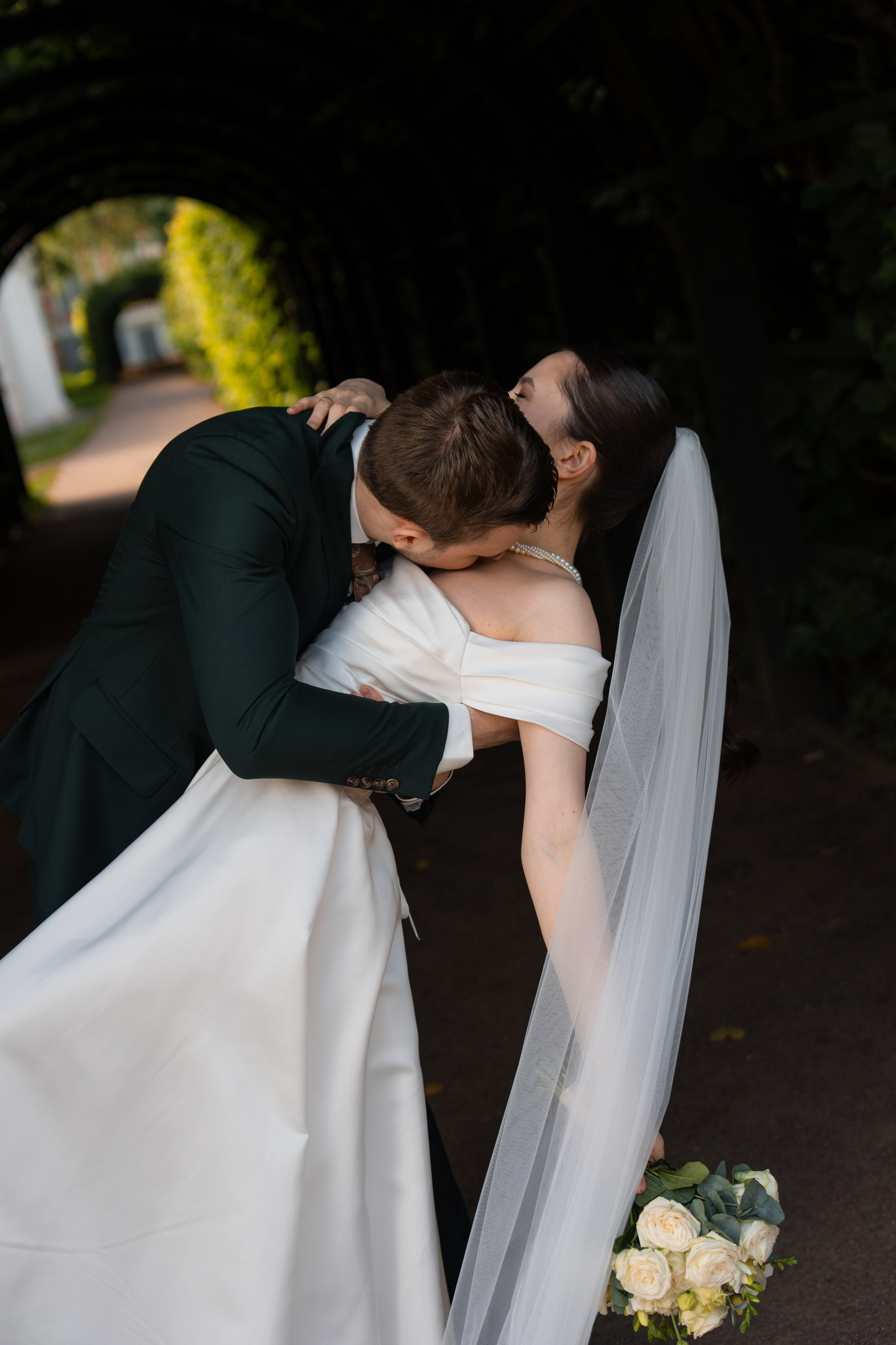 Влад и Илина в Кусково. Свадебный фотограф в Москве Анна Полушина