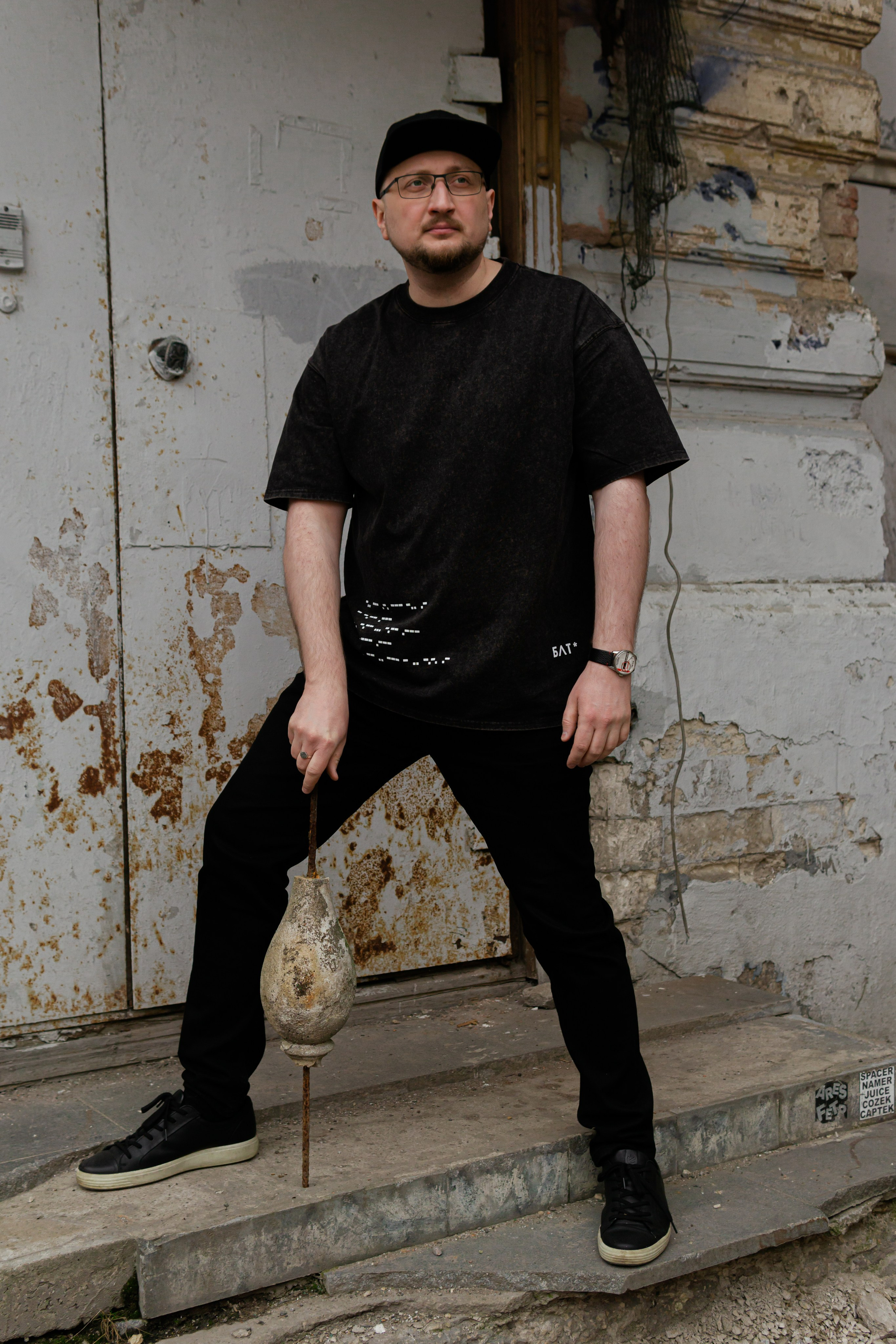 Съемка мерча БЛТ* Semiotica в городе. Фотограф-анималист Ксения Воробьева, Москва